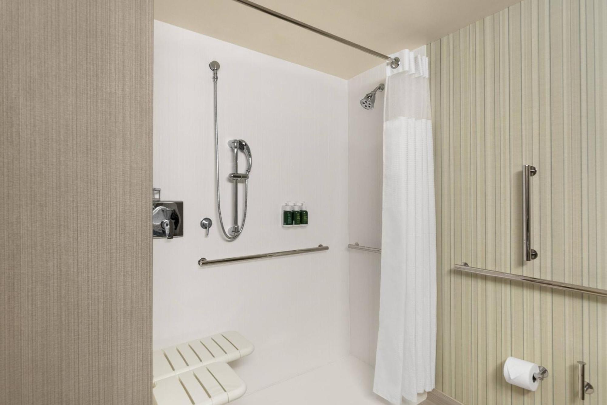 Courtyard By Marriott Northgate Hotel