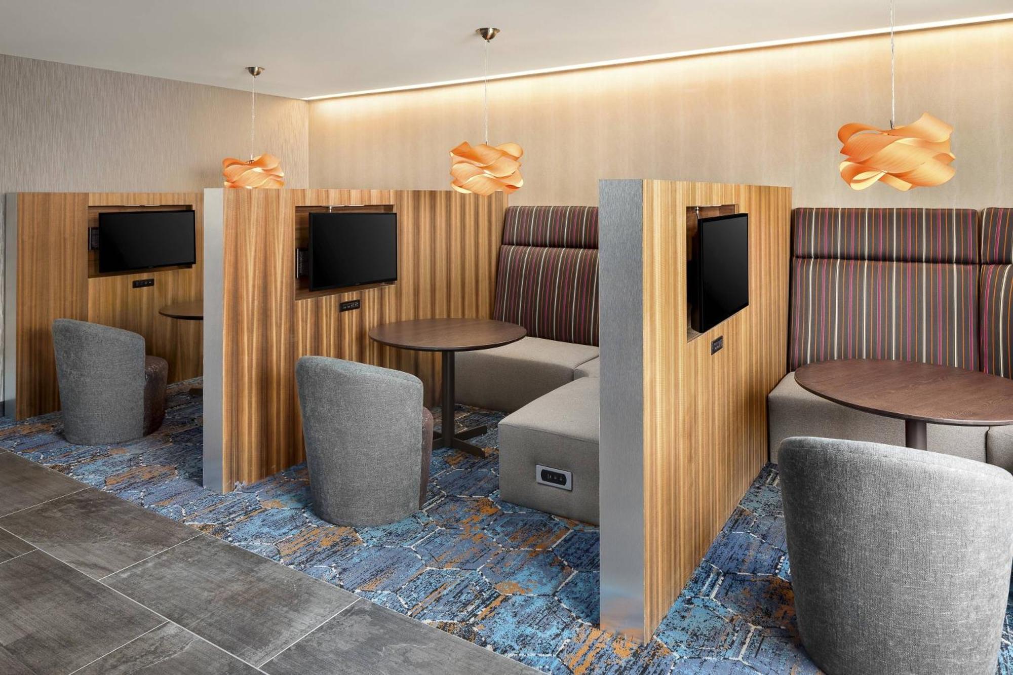 Courtyard By Marriott Northgate Hotel 3*