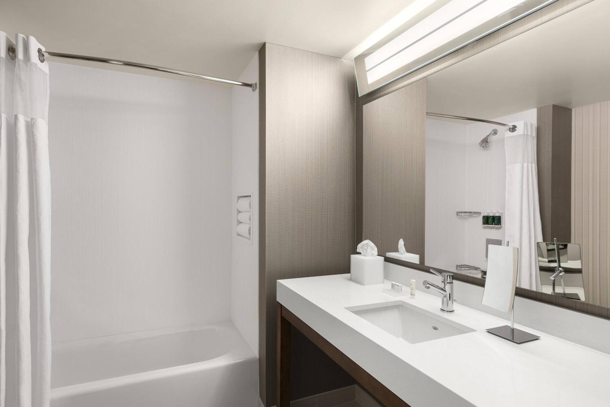 Courtyard By Marriott Northgate Hotel Seattle
