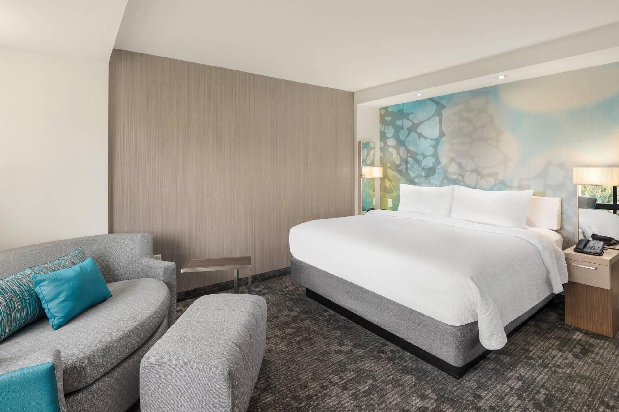 Courtyard By Marriott Northgate Hotel