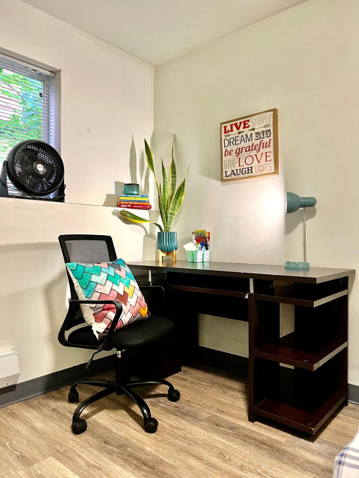 Private With Shared Bathroom On The 1st Floor 10 Minutes Walk To Of Washington Apartment *