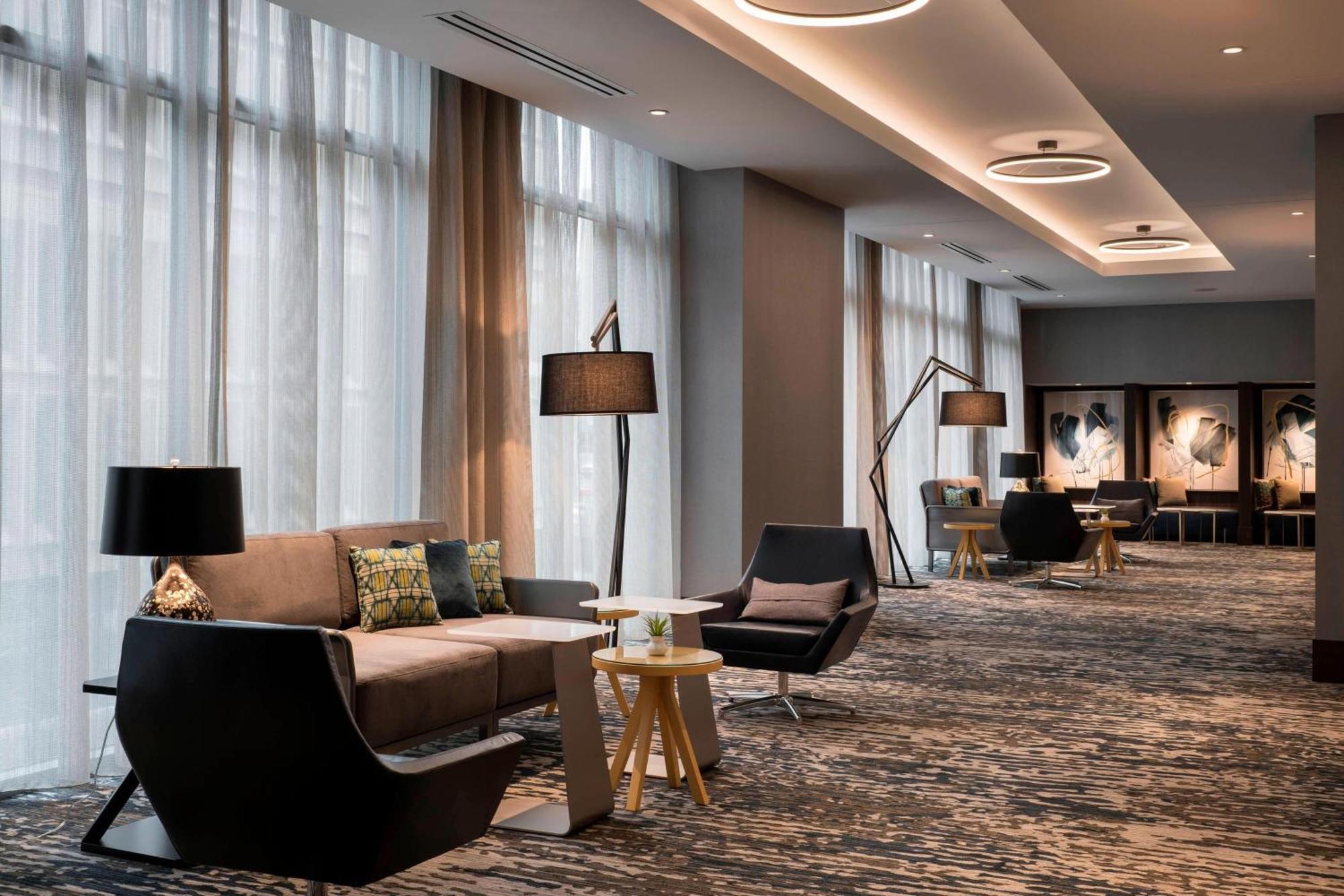 Hotel By Marriott Downtown Convention Center 3*