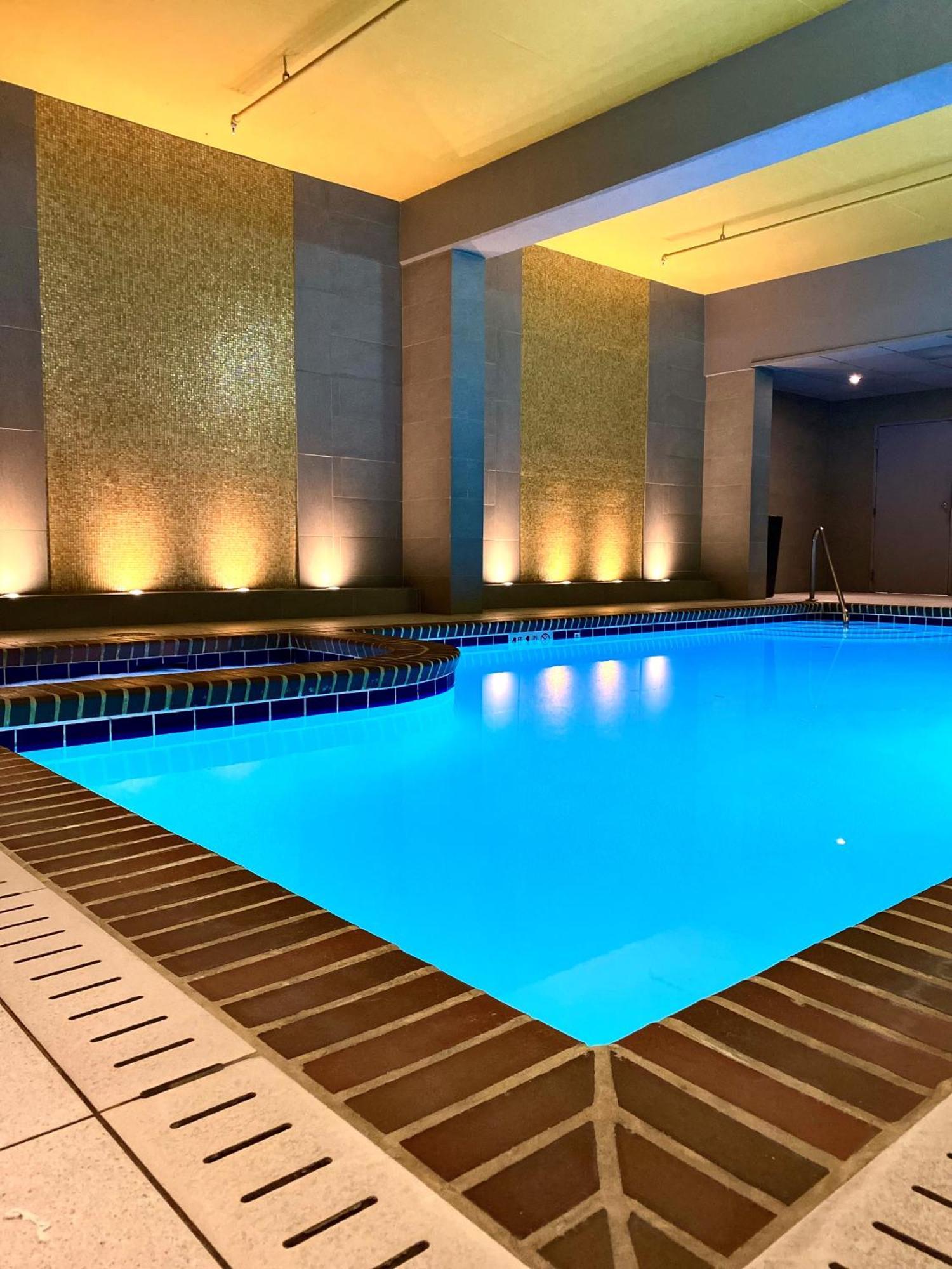 Warwick Hotel 4*
