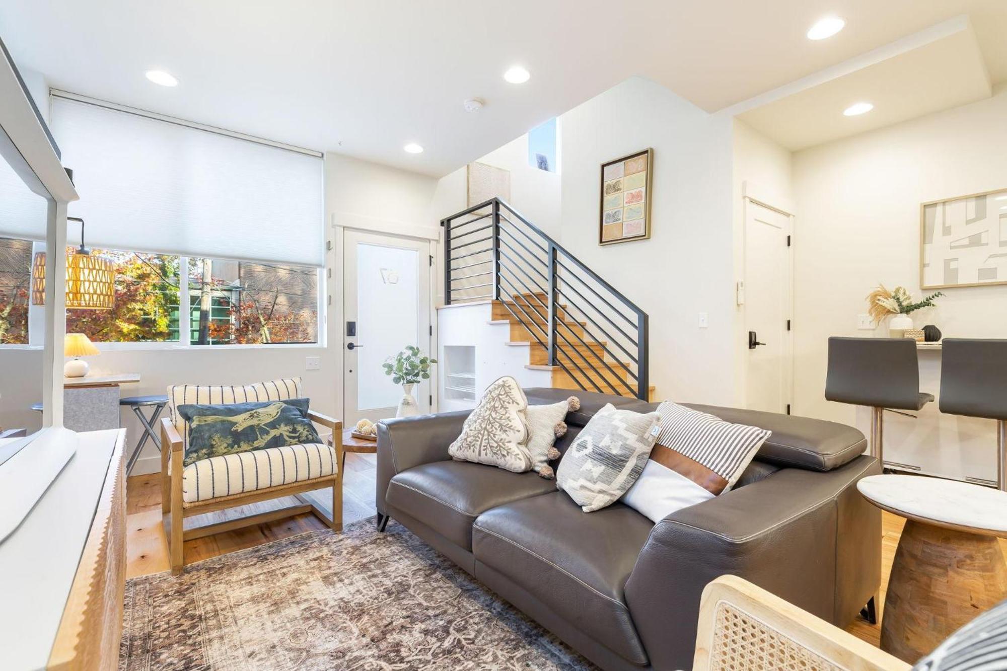 The Ashworth 67 By Betterstay * Seattle