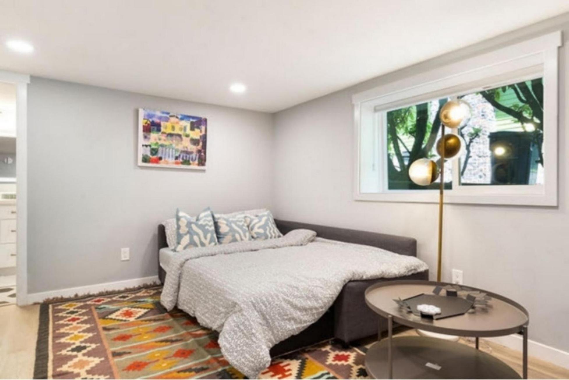 The B By Betterstay Apartment *