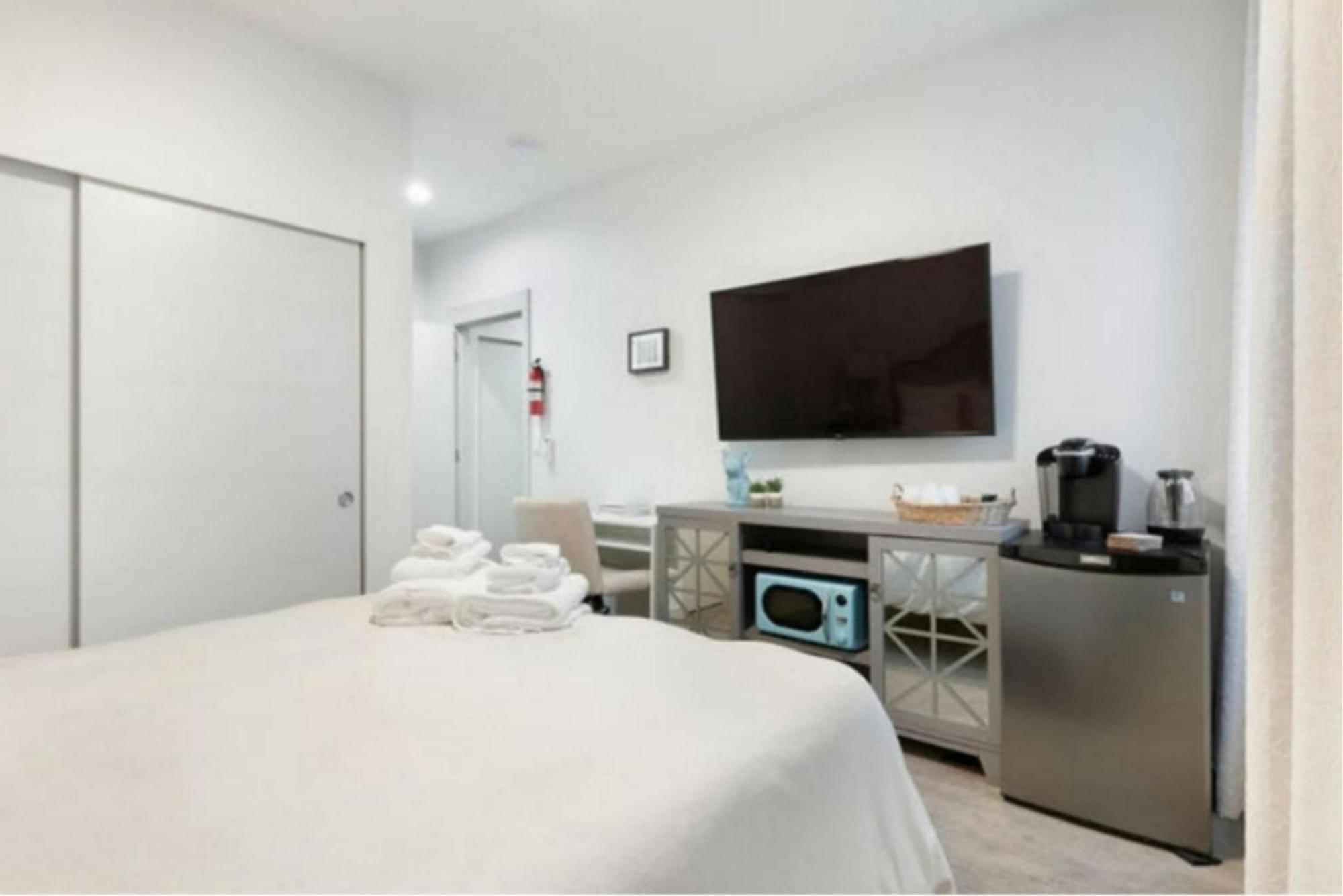 Private In Shared Home: The Canal 15a By Betterstay Seattle