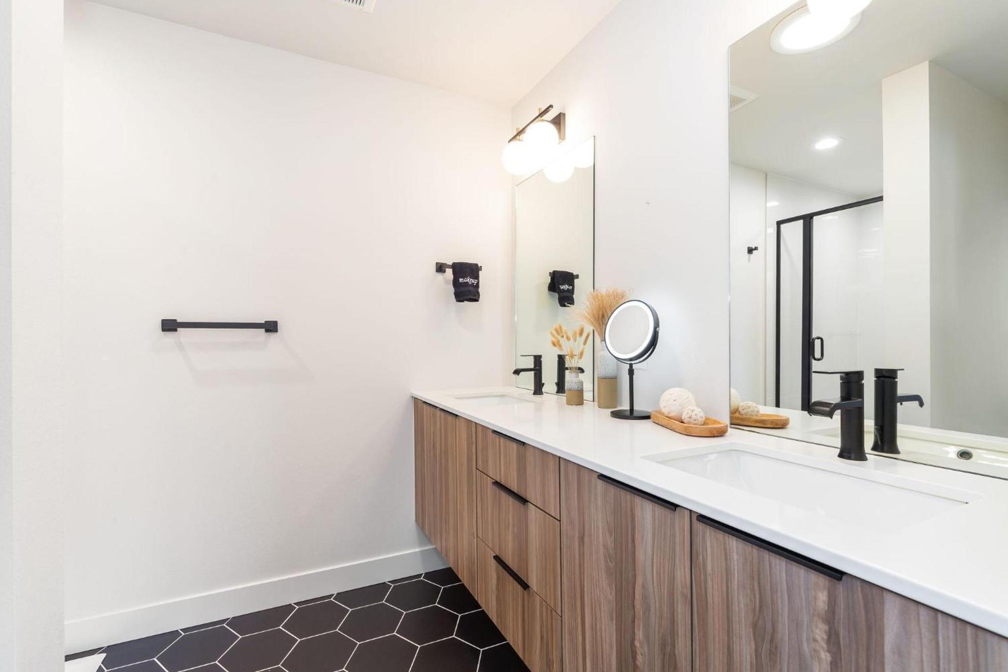 The Ashworth 67 By Betterstay * Seattle