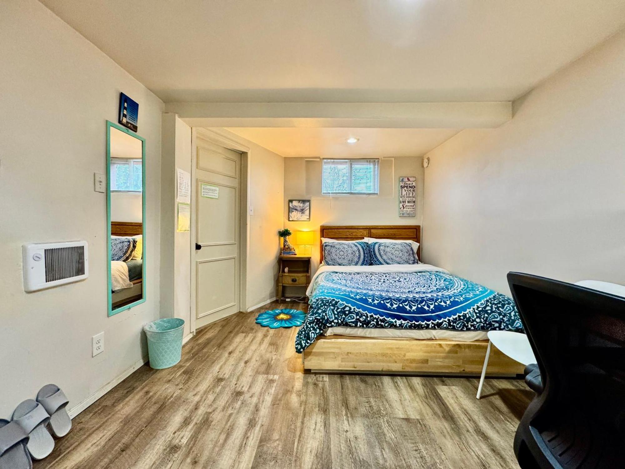 Cozy Private With Shared Bathroom On The 1st Floor - Conveniently Located Near Seatac Airport And Downtown Homestay *