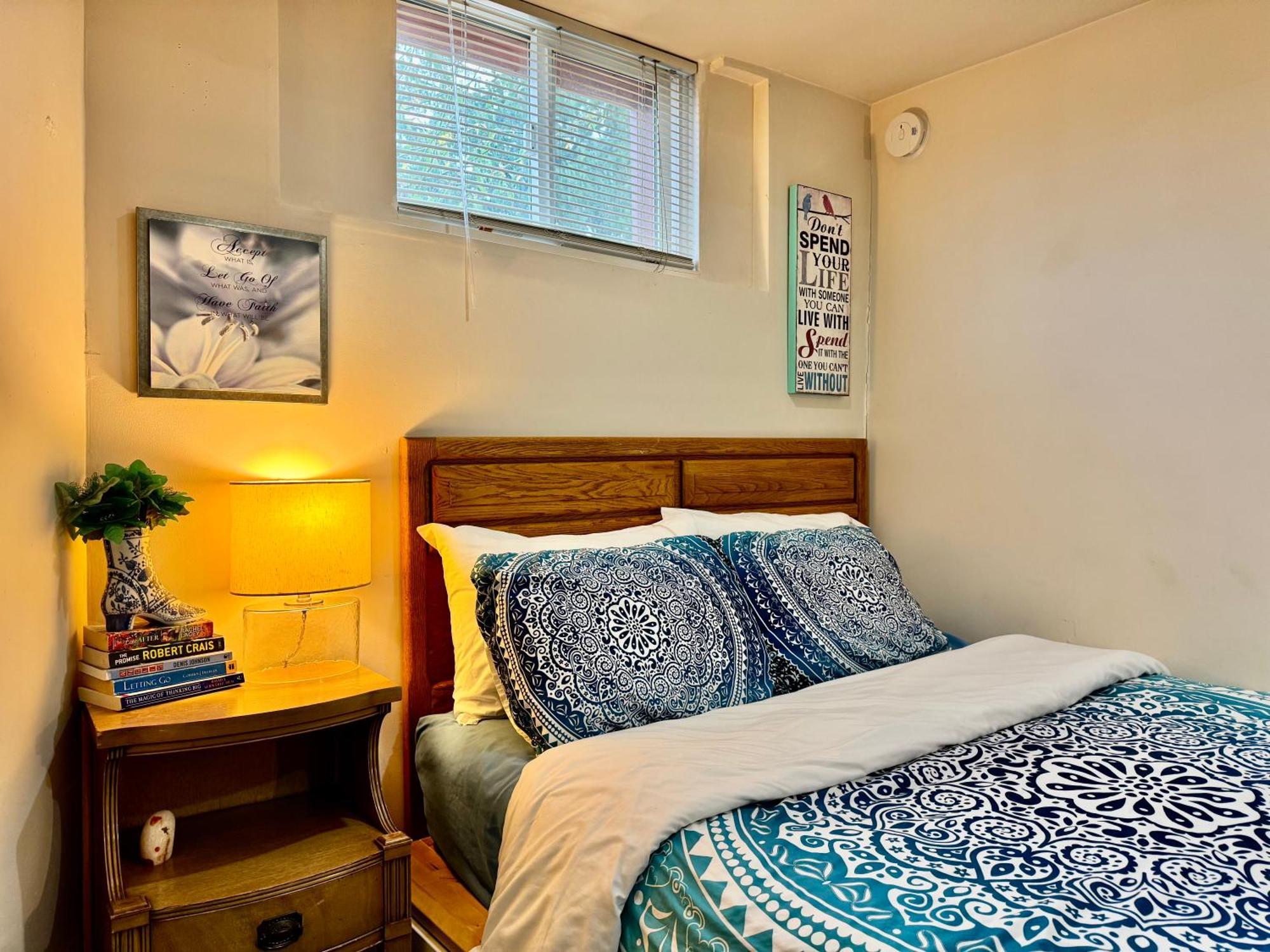 Homestay Cozy Private With Shared Bathroom On The 1st Floor - Conveniently Located Near Seatac Airport And Downtown Seattle