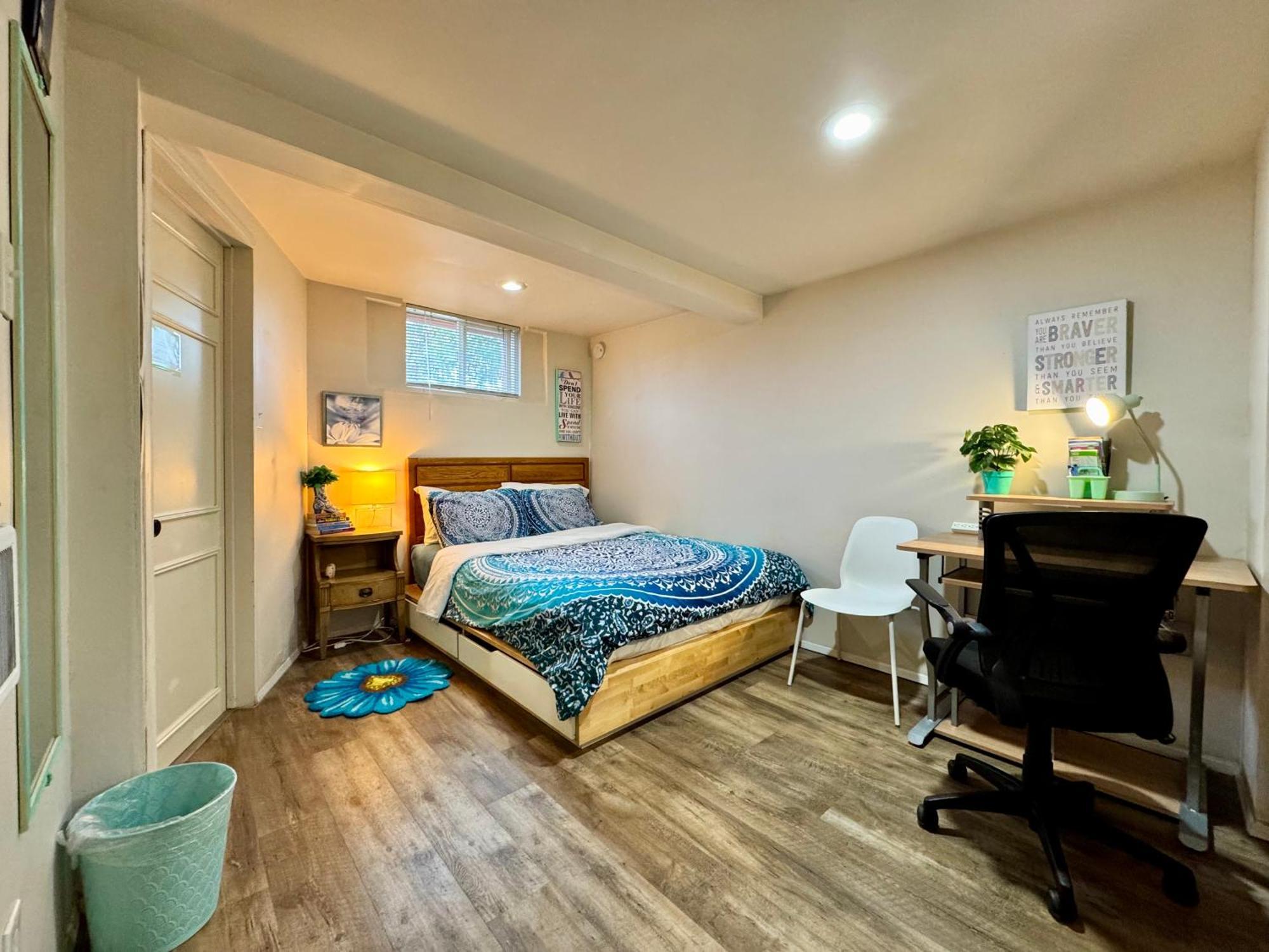 Cozy Private With Shared Bathroom On The 1st Floor - Conveniently Located Near Seatac Airport And Downtown Homestay