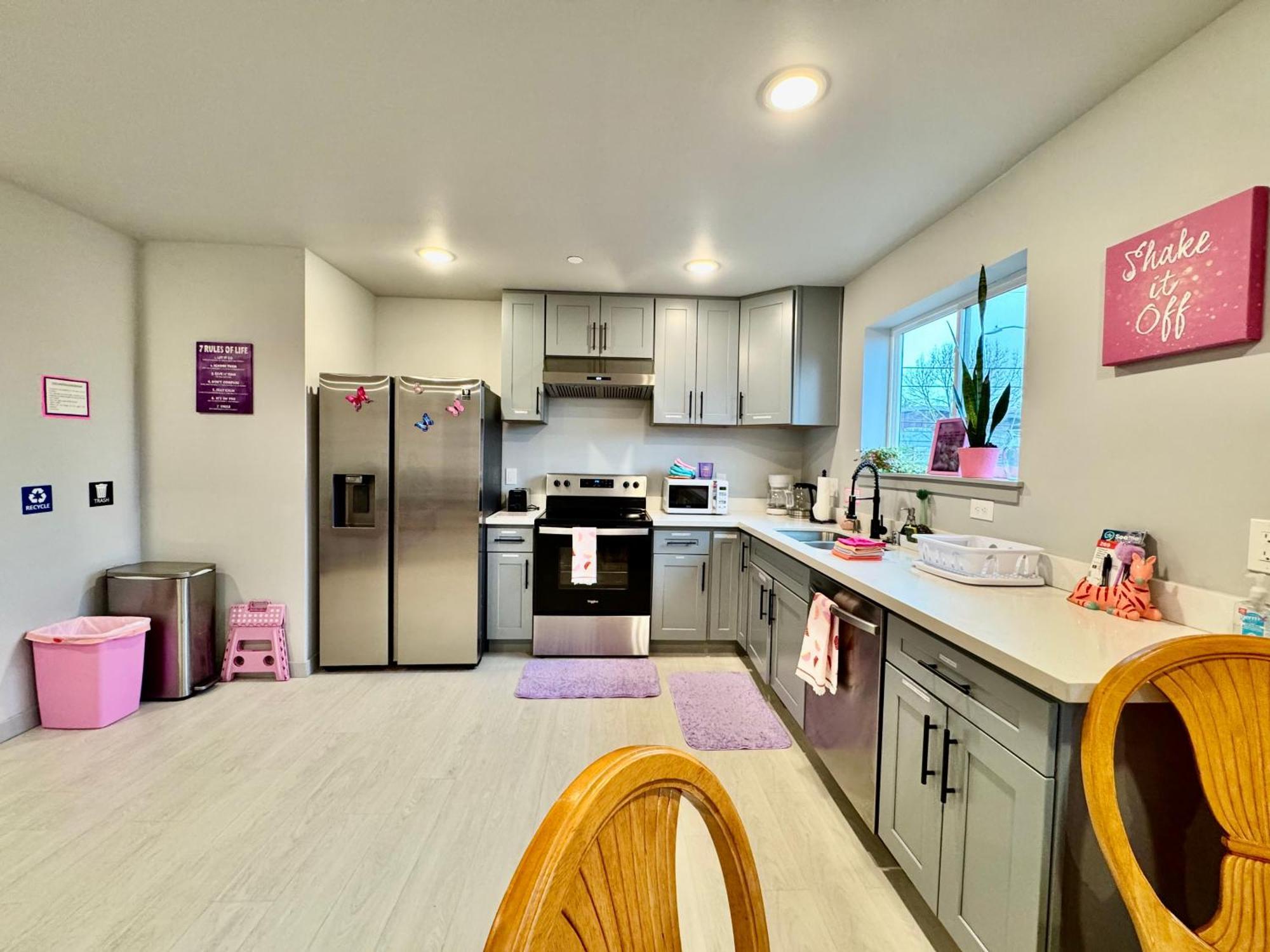 Apartment Alki Oasis: Modern Near & Downtown