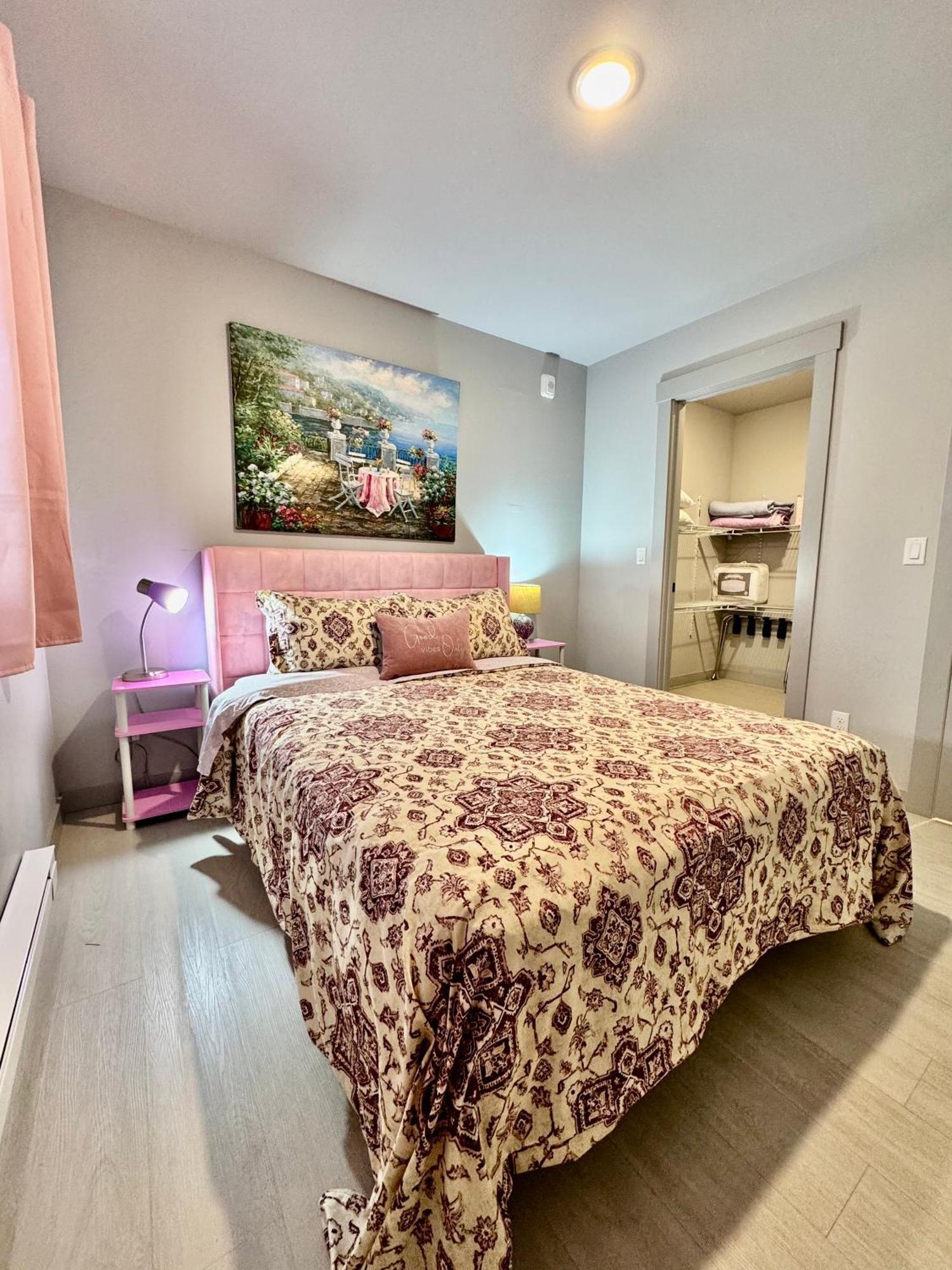Alki Oasis: Modern Near & Downtown Apartment *