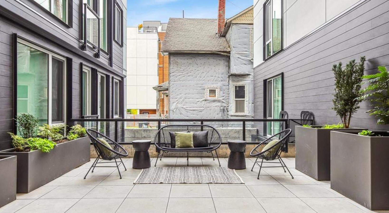 Apartment Landing At Madrone - In District