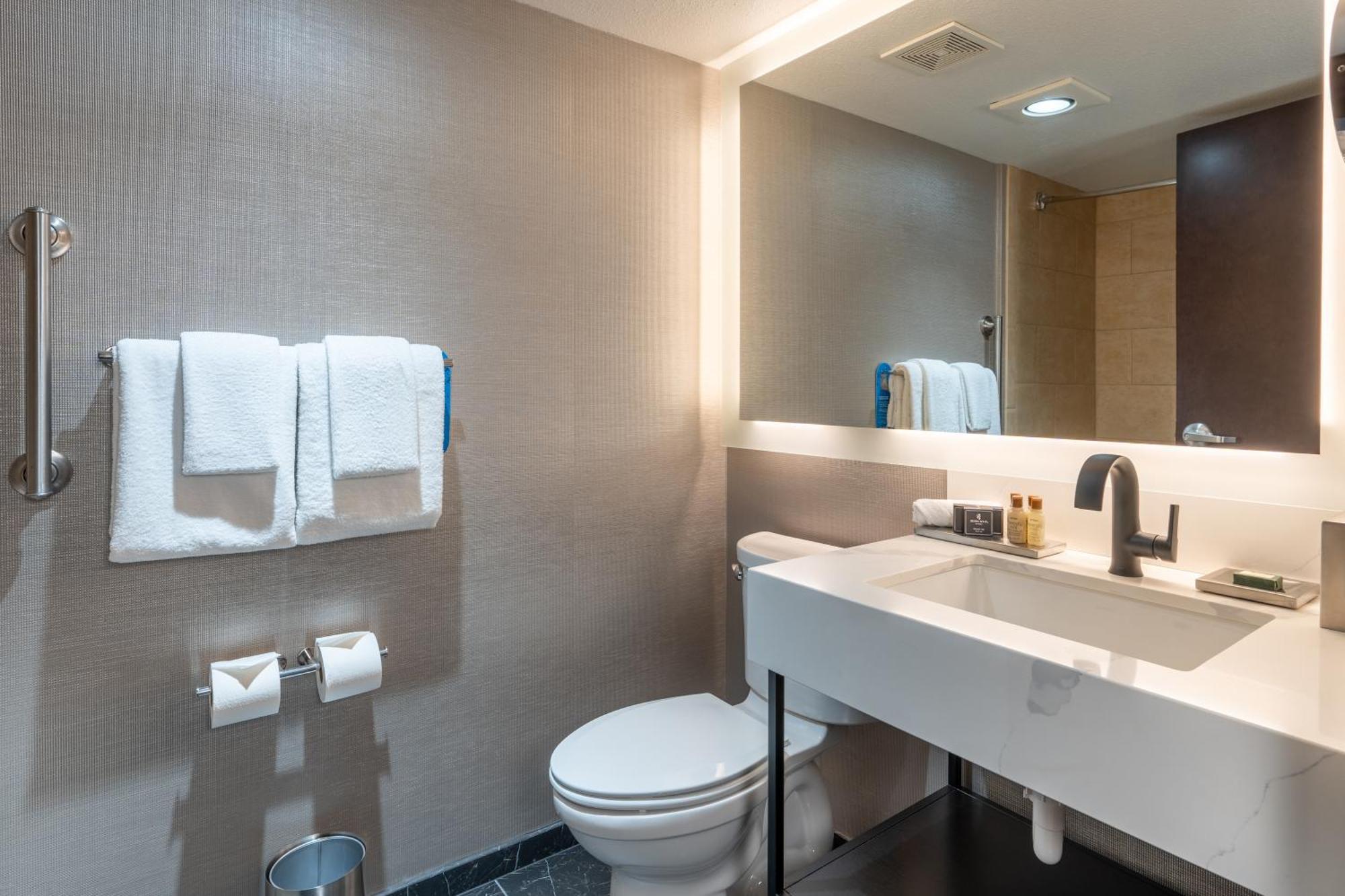 Silver Cloud - Broadway 4*