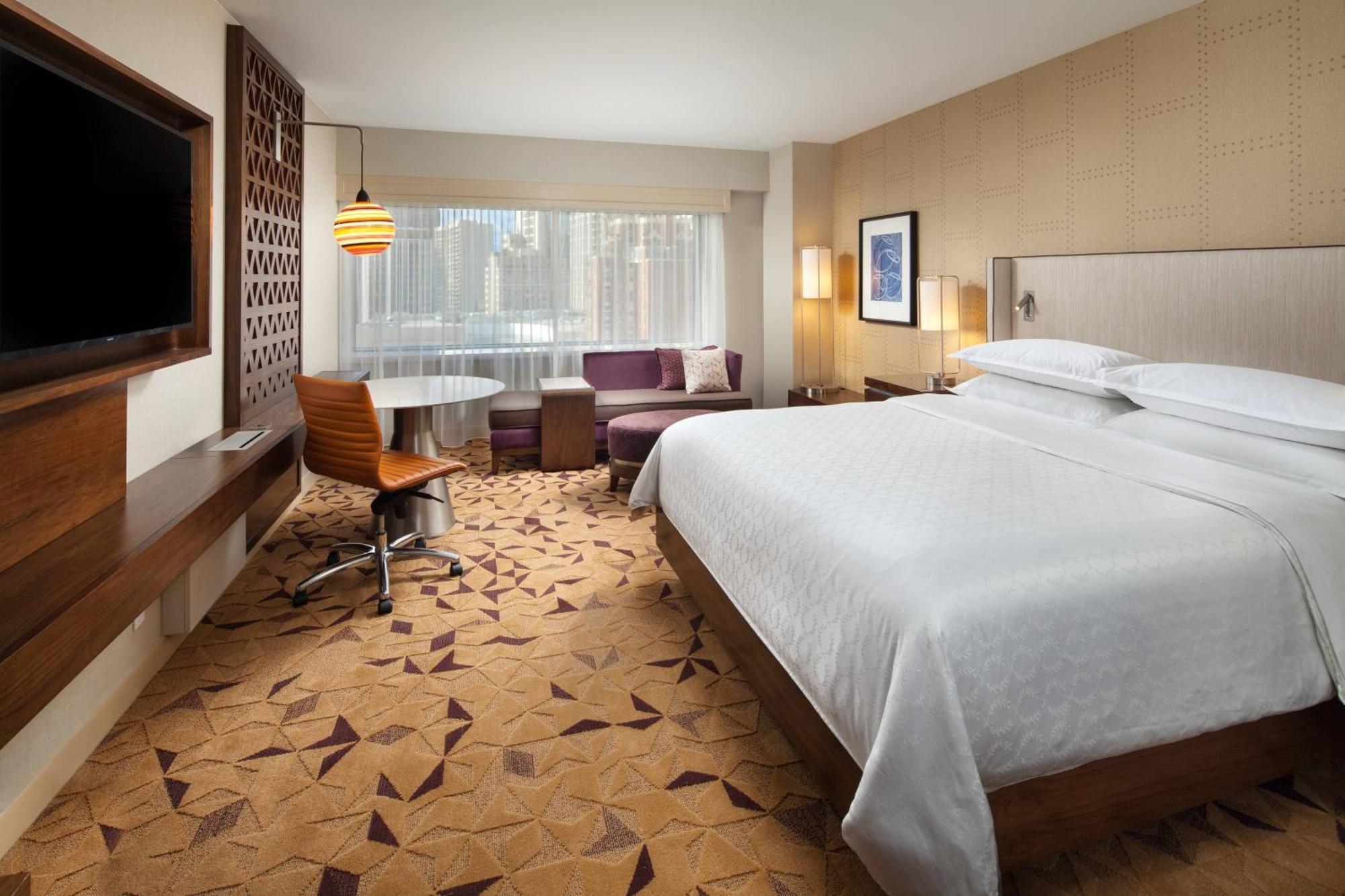 Sheraton Grand Hotel 4*