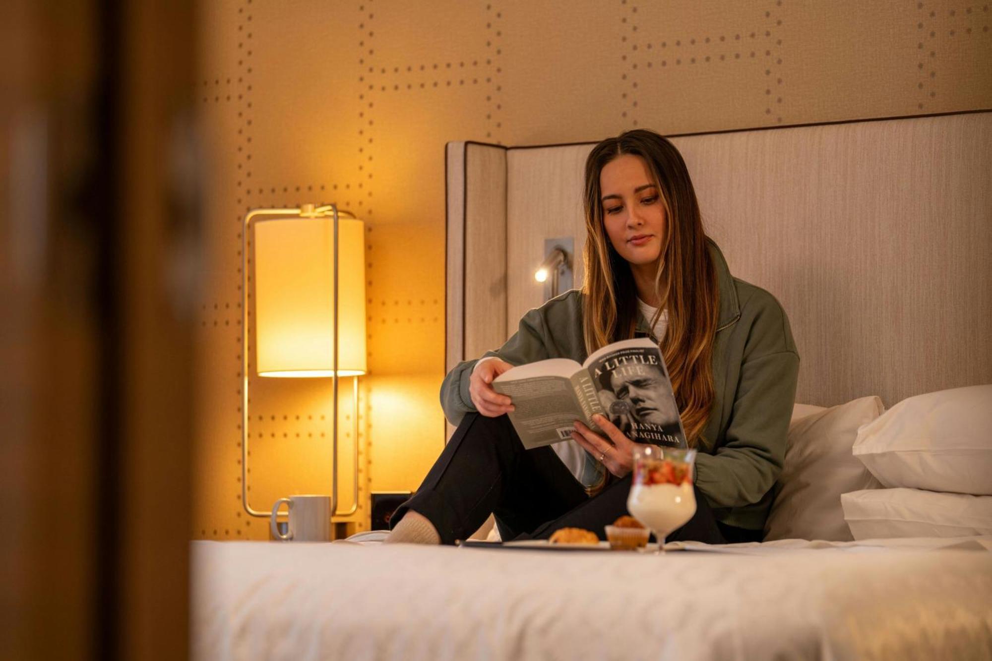 Sheraton Grand Hotel 4*