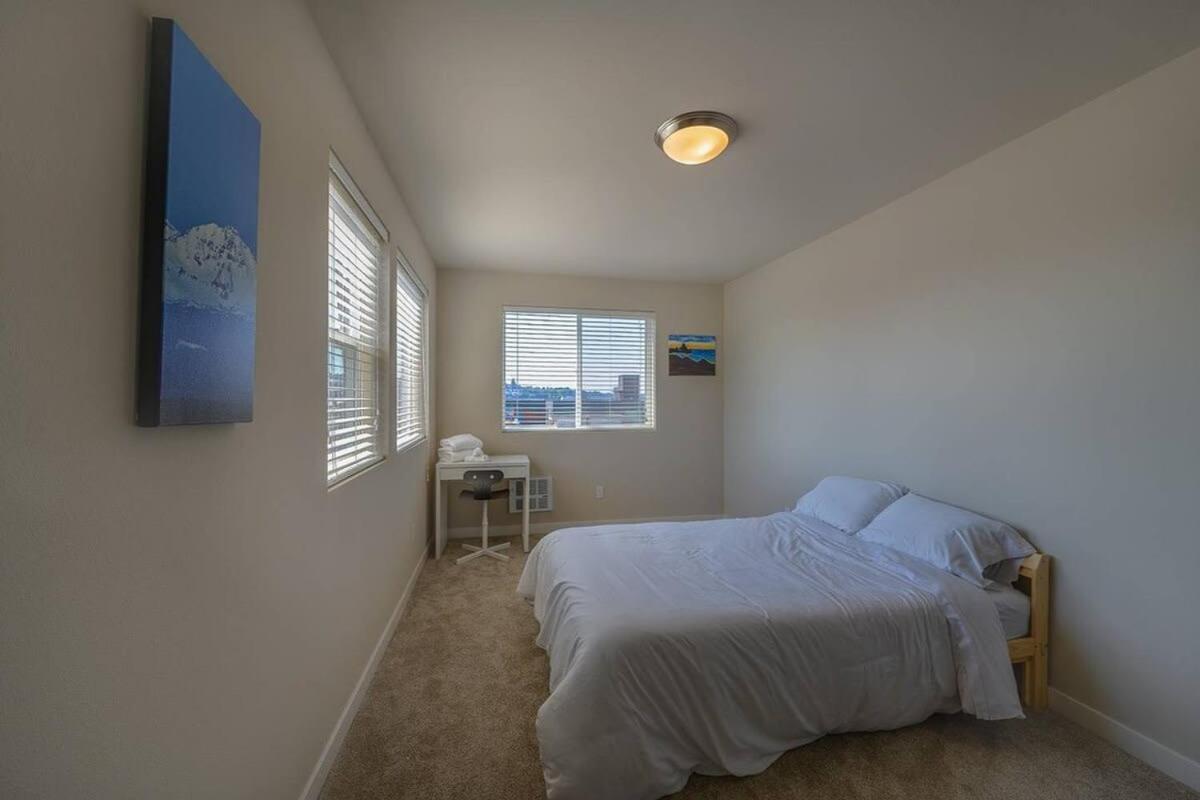 Holiday home A-seattle Urban Village- Guemes-roof View Deck *