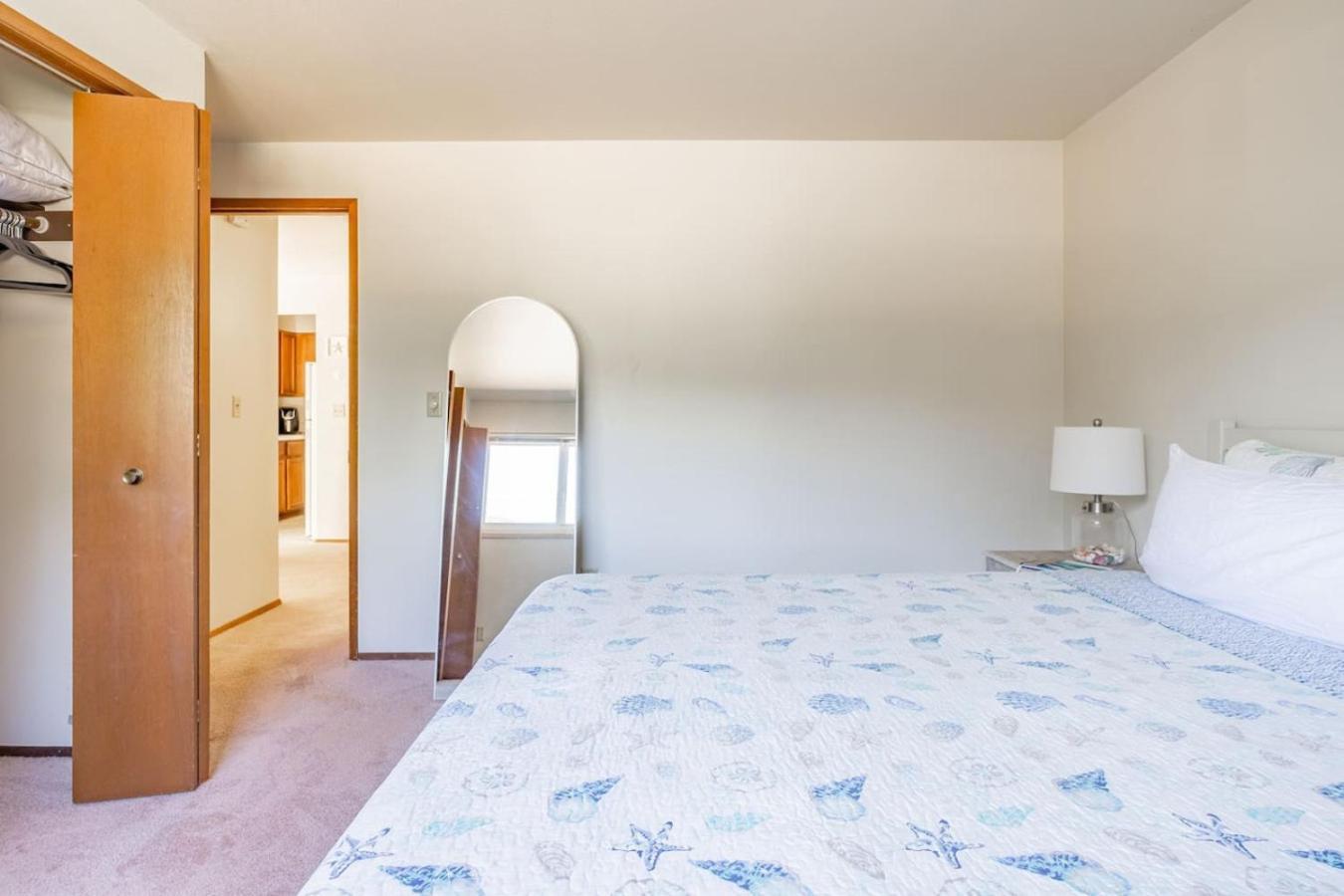 Apartment Tranquil King Bed Near Ocean Seattle