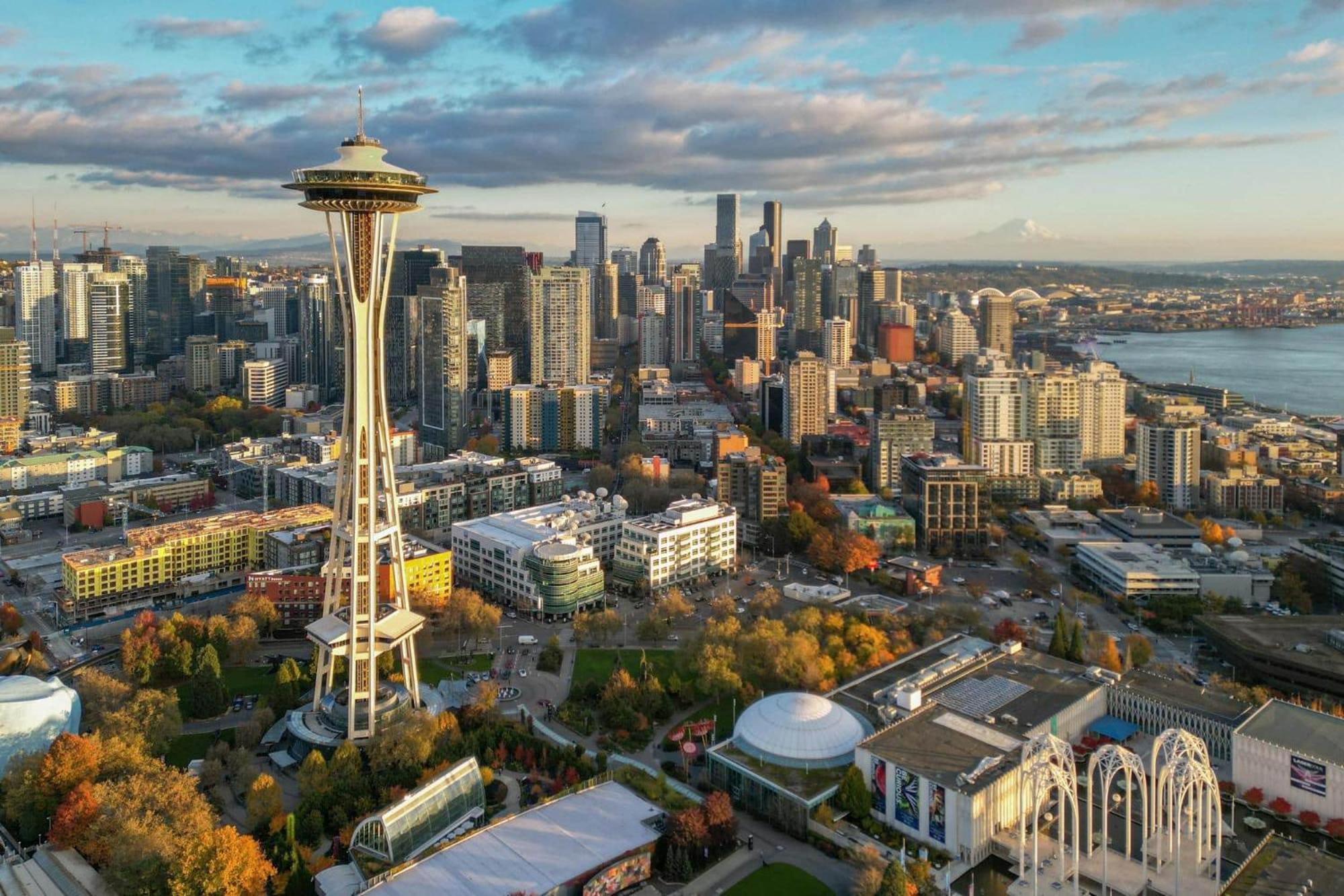 Queen Anne Abode - 1 Block From Cpa! - Free Parking! Seattle