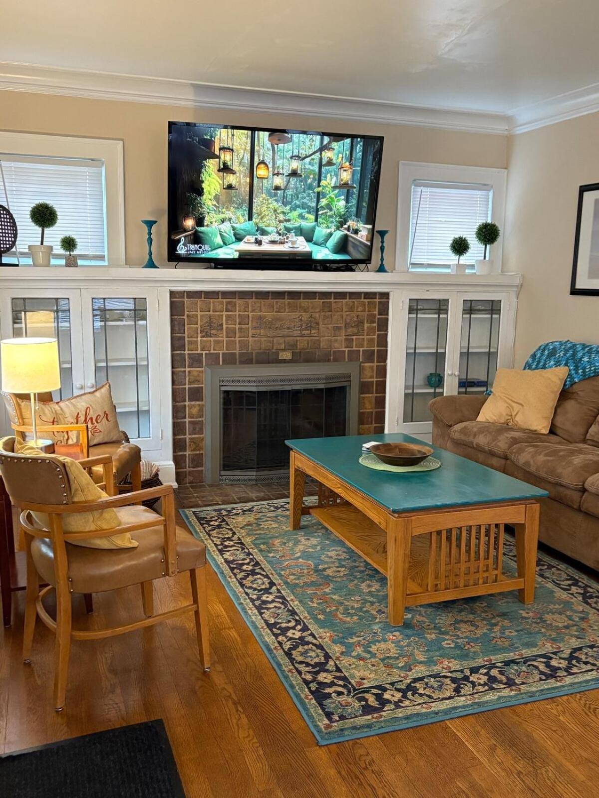 Seattle-queen Anne-- 7 Bedroom 3 Ba--one Block To Spu Holiday home
