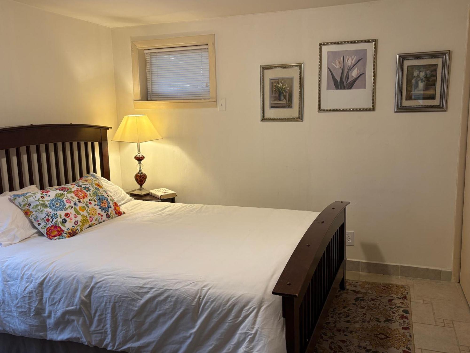 Seattle-queen Anne-- 7 Bedroom 3 Ba--one Block To Spu * Seattle