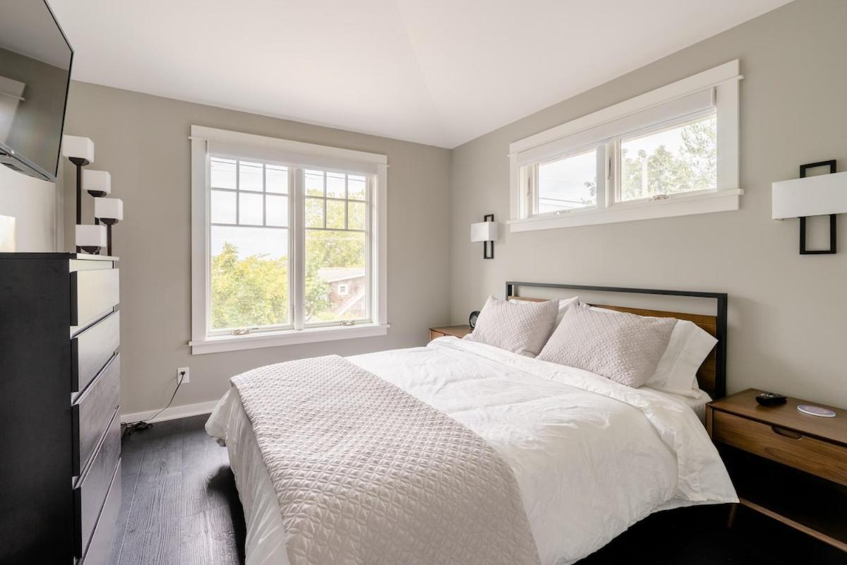 Bright One Bedroom With Garage In Fremont Neighborhood