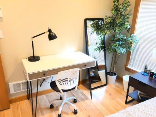 Holiday home Modern Townhouse Near Dt & Stadium Parking