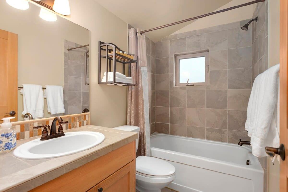 Holiday home Modern Townhouse Near Dt & Stadium Parking *