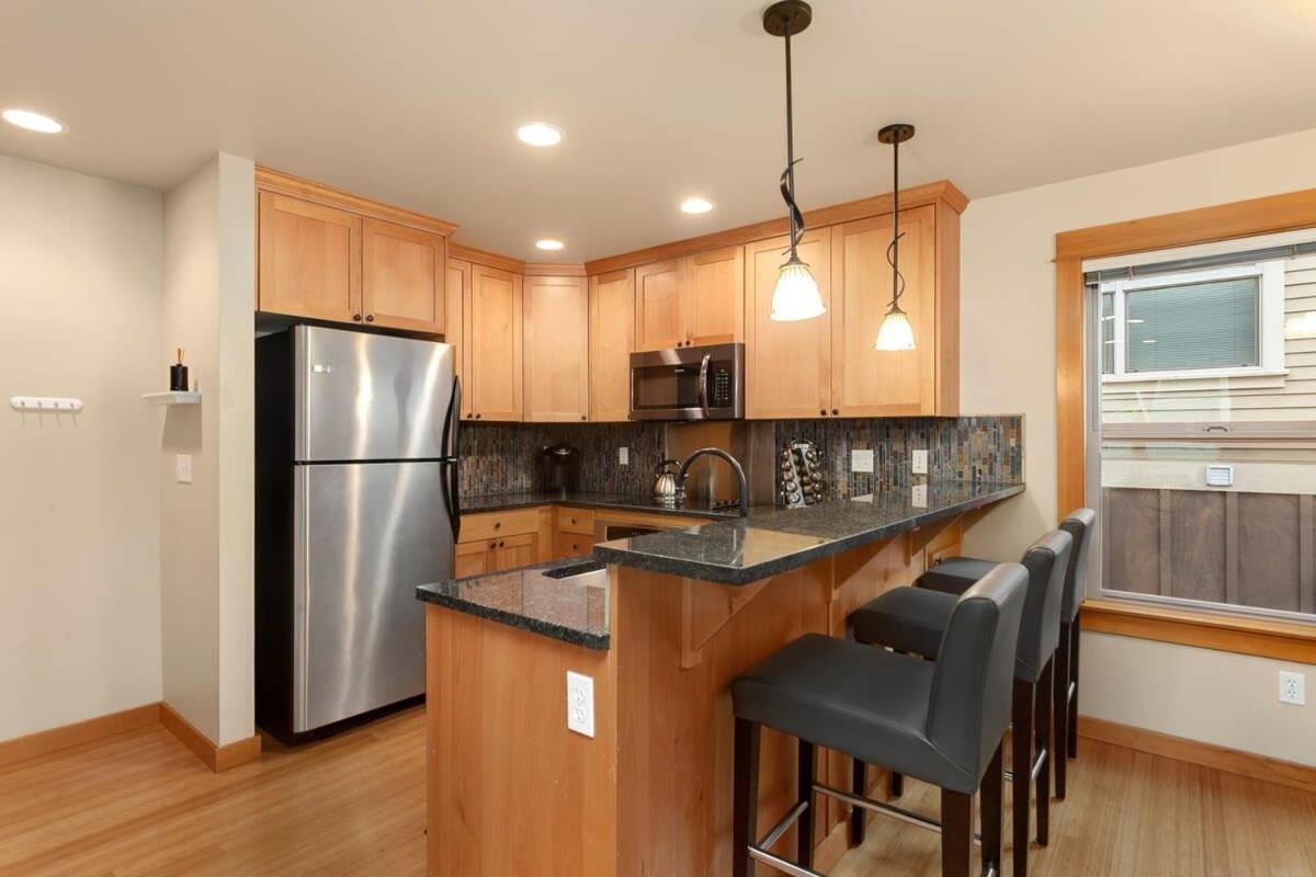 Holiday home Modern Townhouse Near Dt & Stadium Parking Seattle