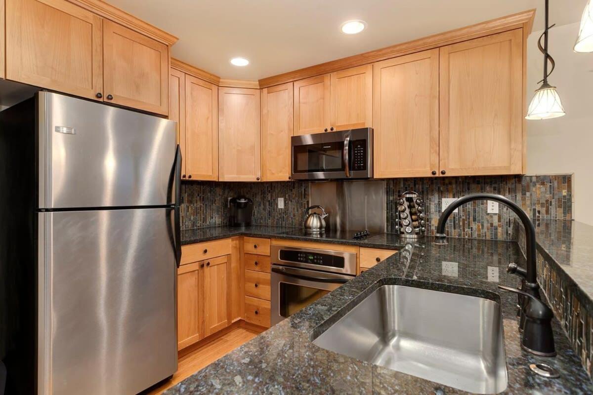 Holiday home Modern Townhouse Near Dt & Stadium Parking *