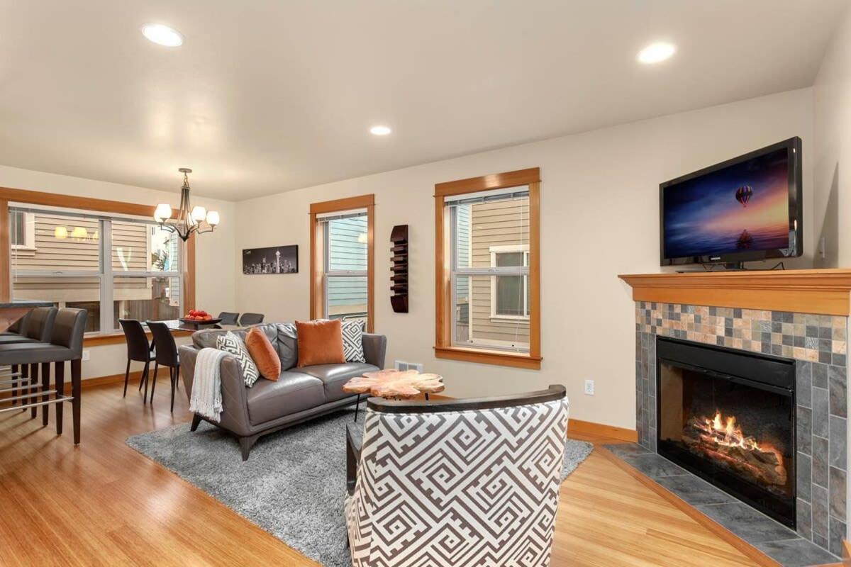 Holiday home Modern Townhouse Near Dt & Stadium Parking Seattle