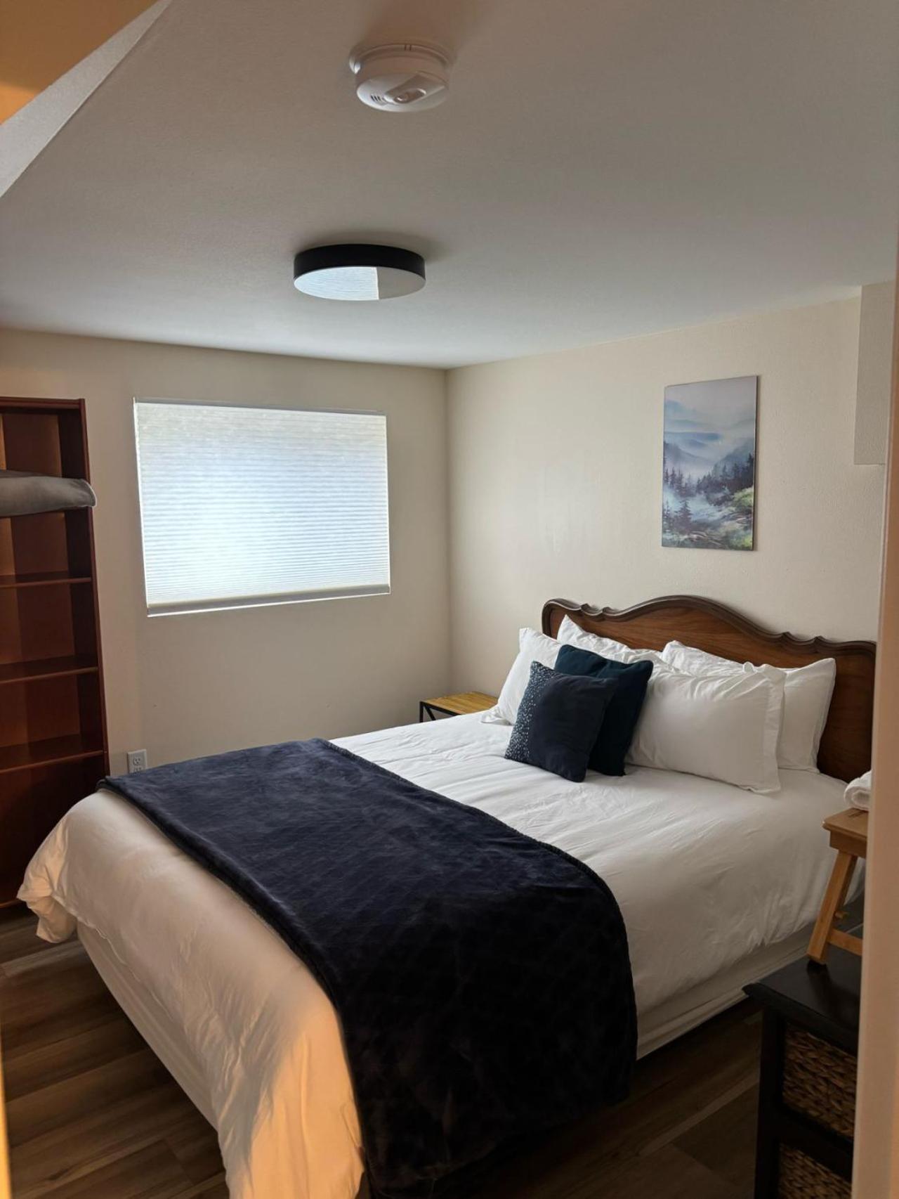 Burke Collection Furnleaf Holiday home Seattle