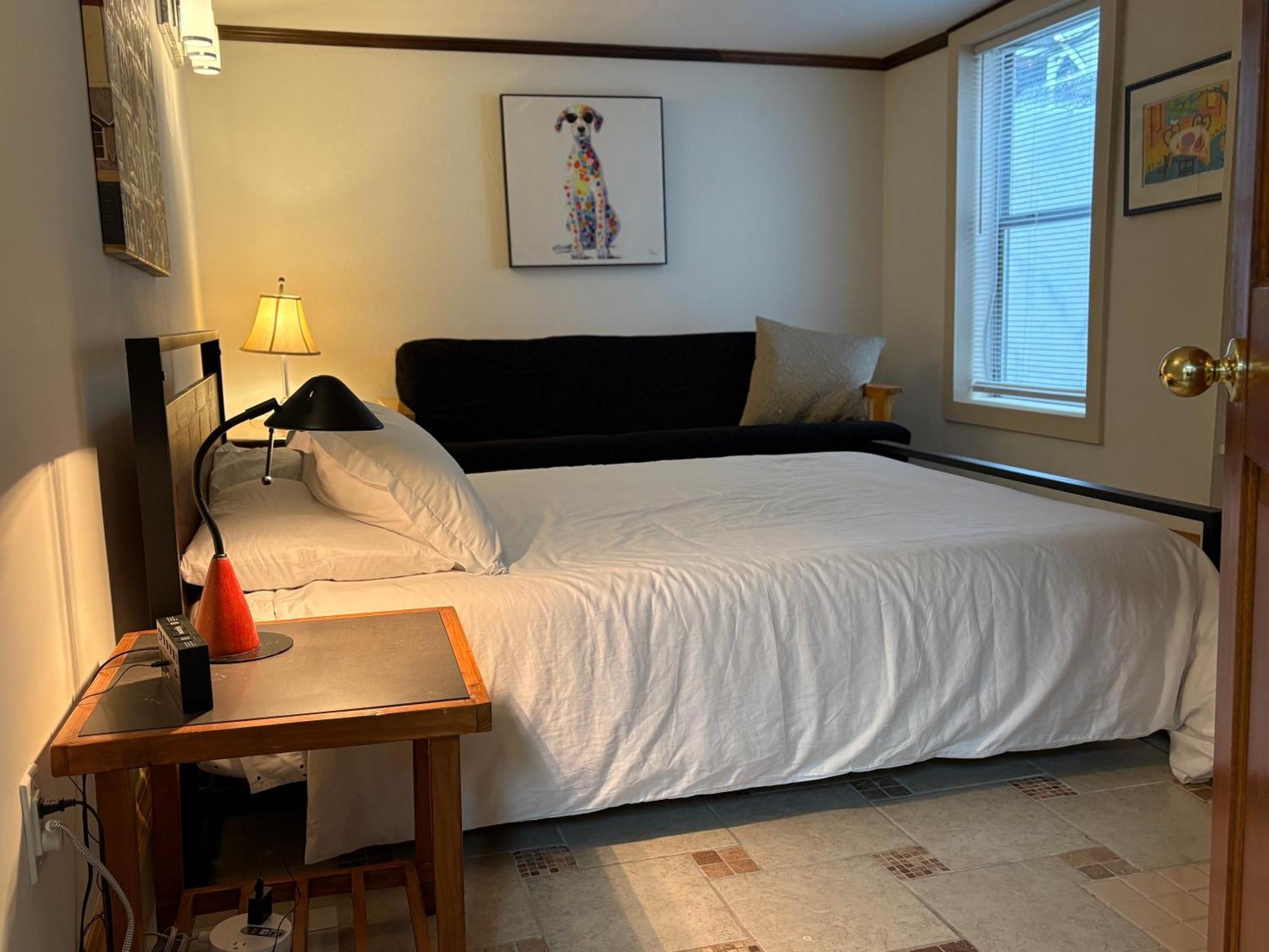 Queen Bea-seattle-queen Anne-basement-level * Seattle