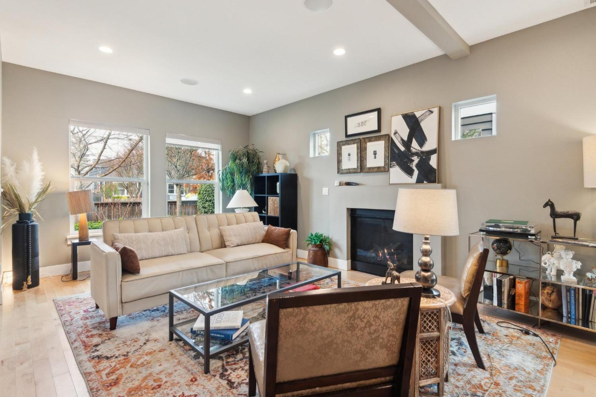 Spacious Family Retreat - Media Room & Patio Home