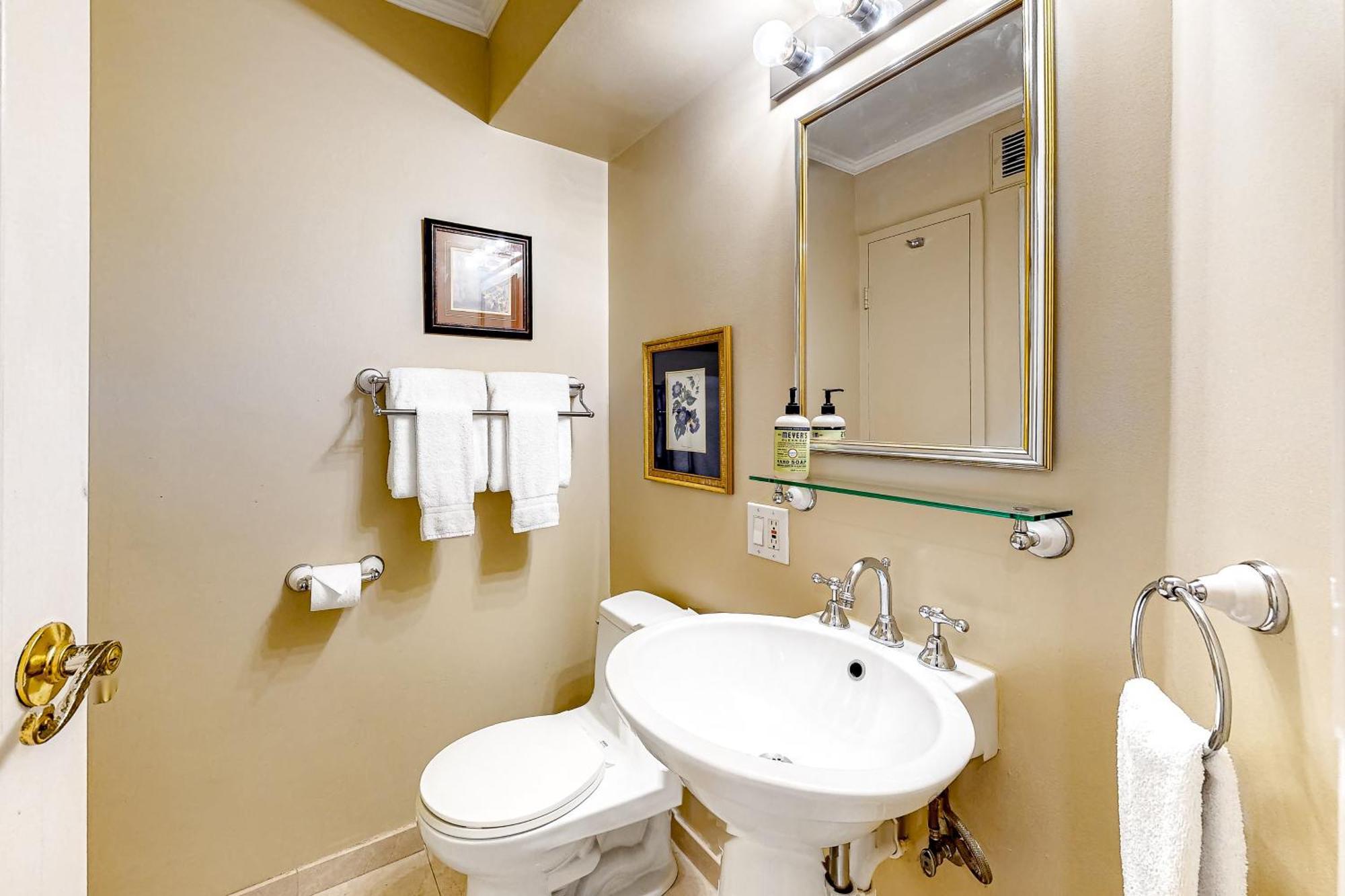 Aparthotel Seattle's Hidden Gem *