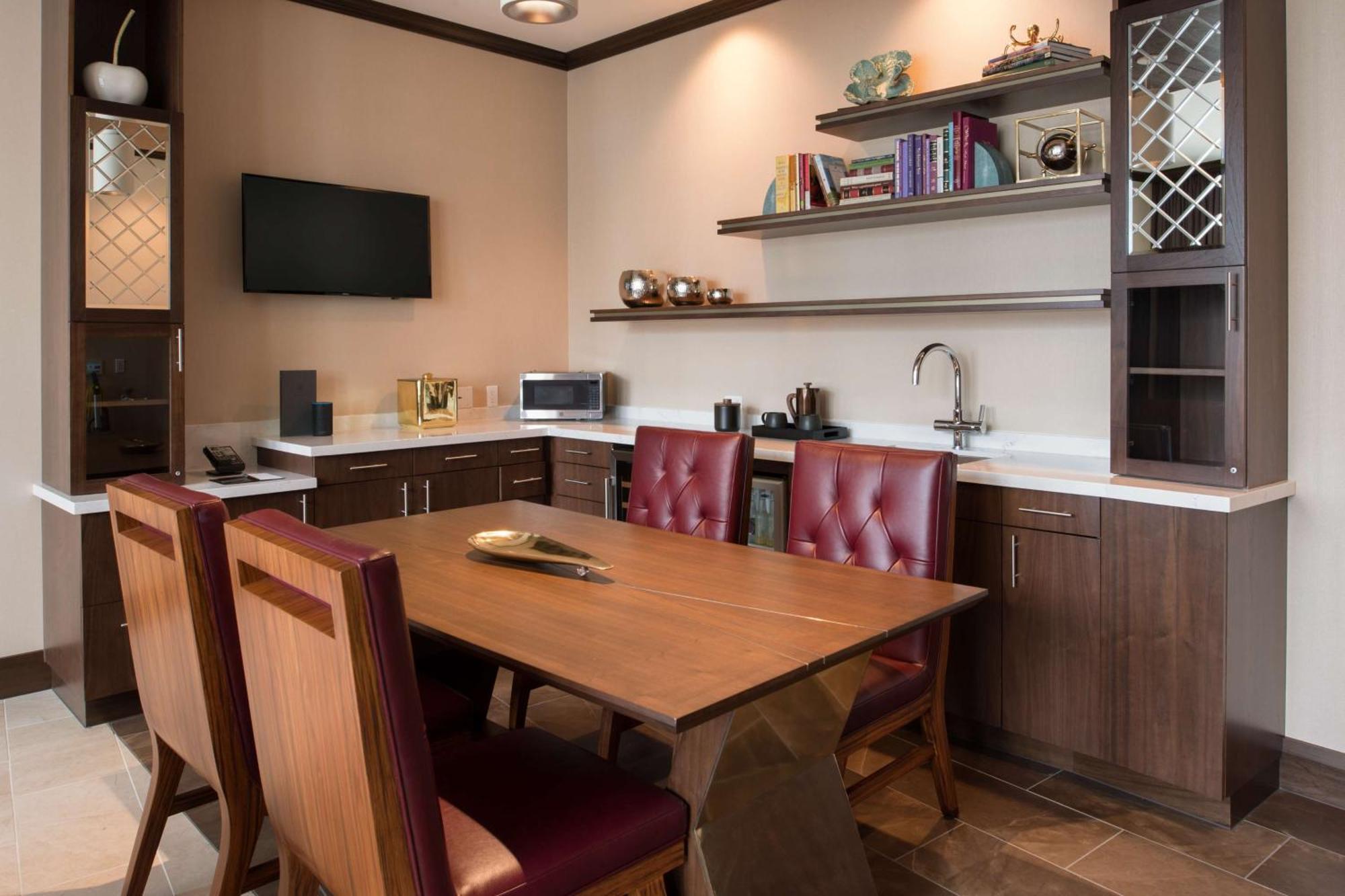 Hotel Embassy By Hilton Downtown Pioneer Square Seattle