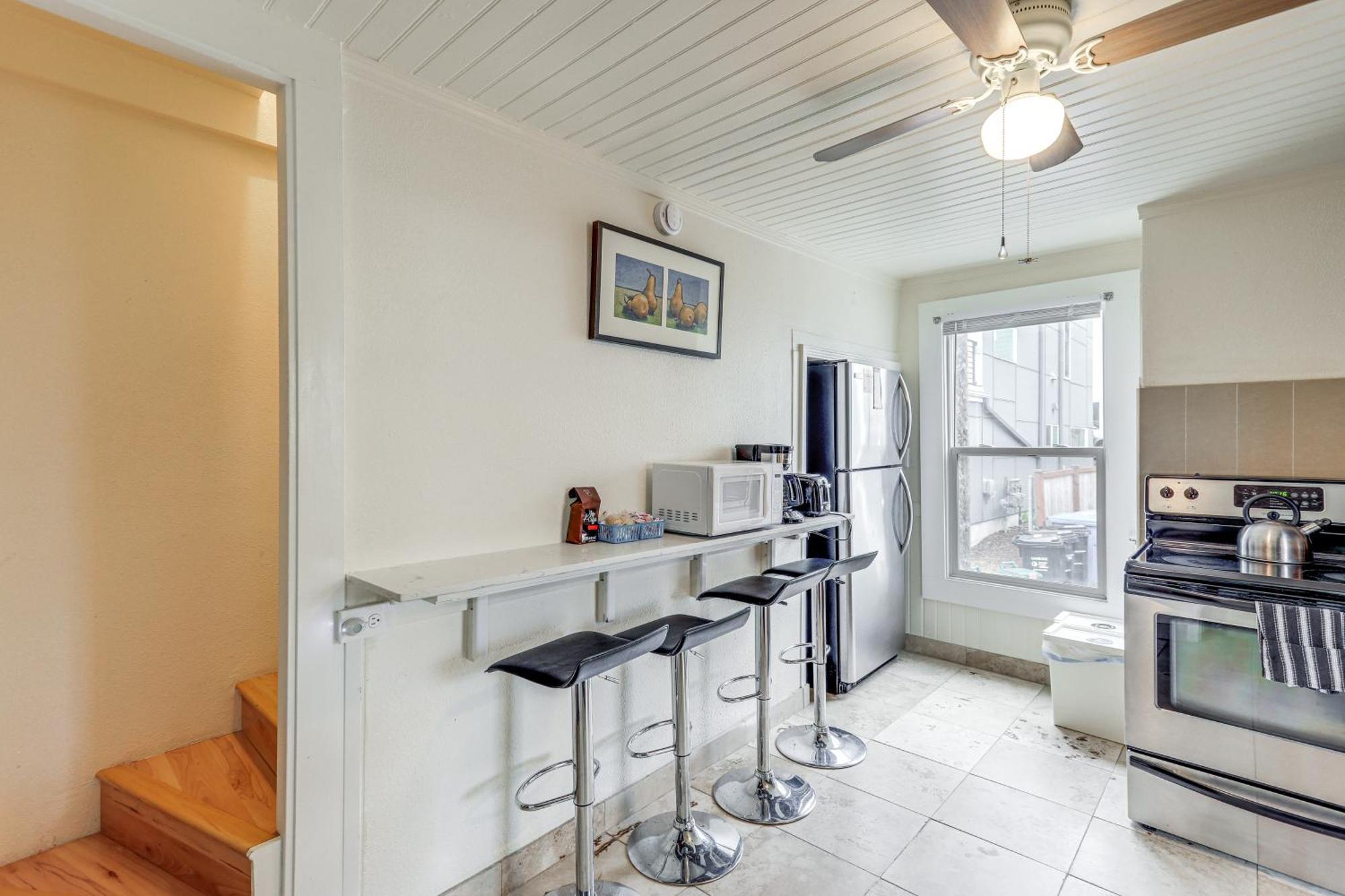 1 Mi To Light Rail Cozy And Convenient Holiday home Seattle