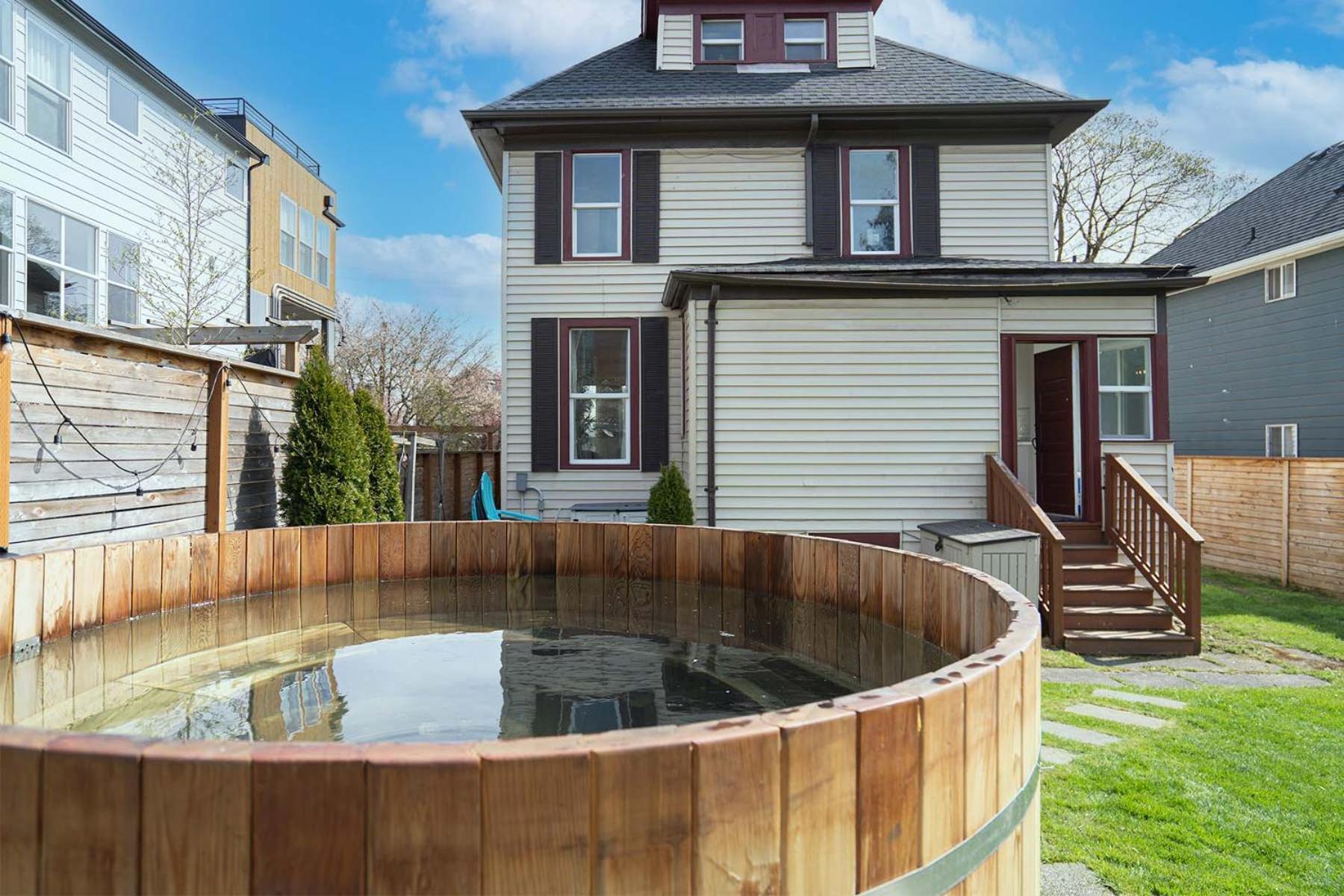 Northwest Retreat With Cedar Hot Tub Holiday home *