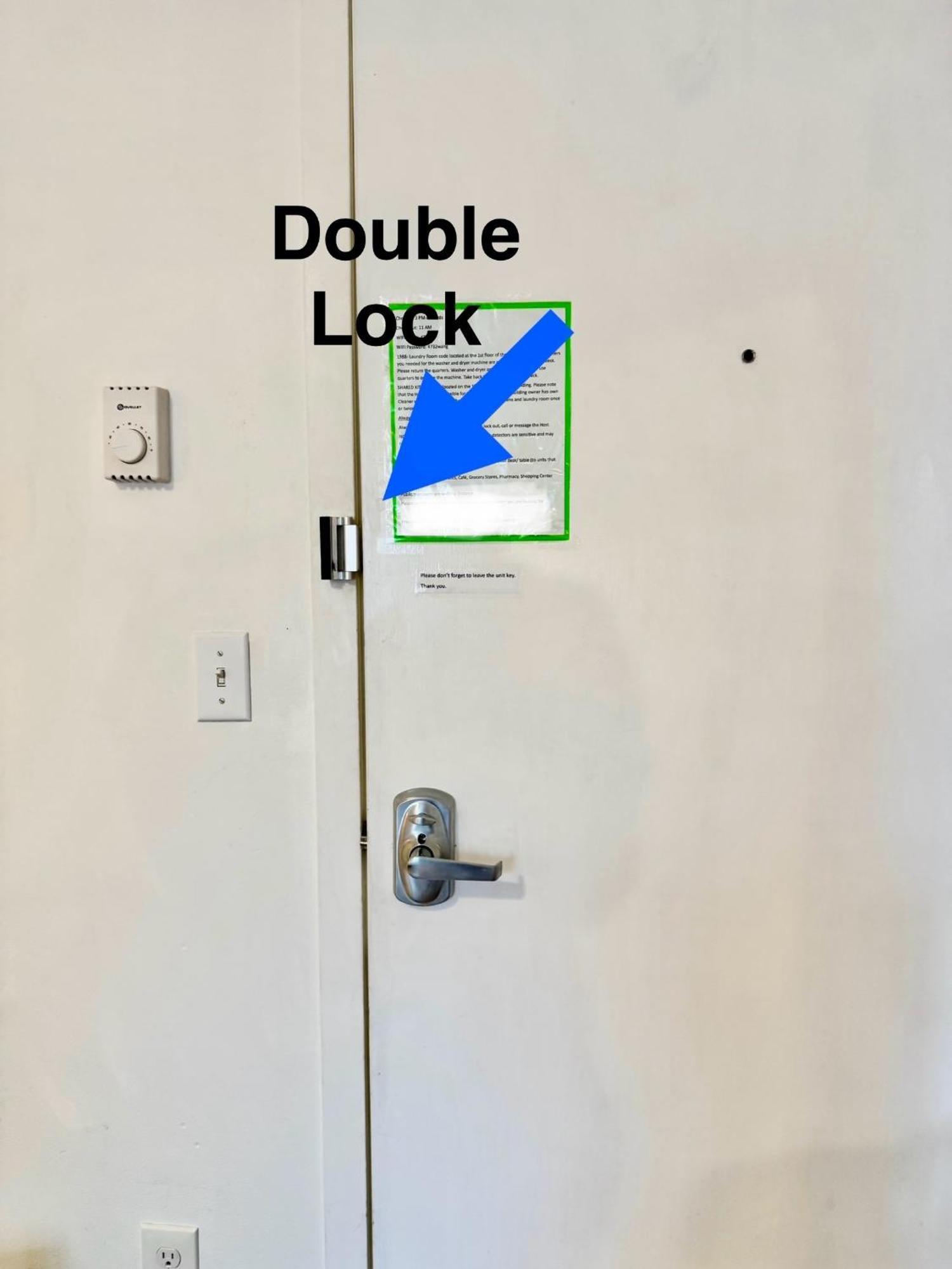 Private With Shared Bathroom On The 1st Floor 10 Minutes Walk To Of Washington