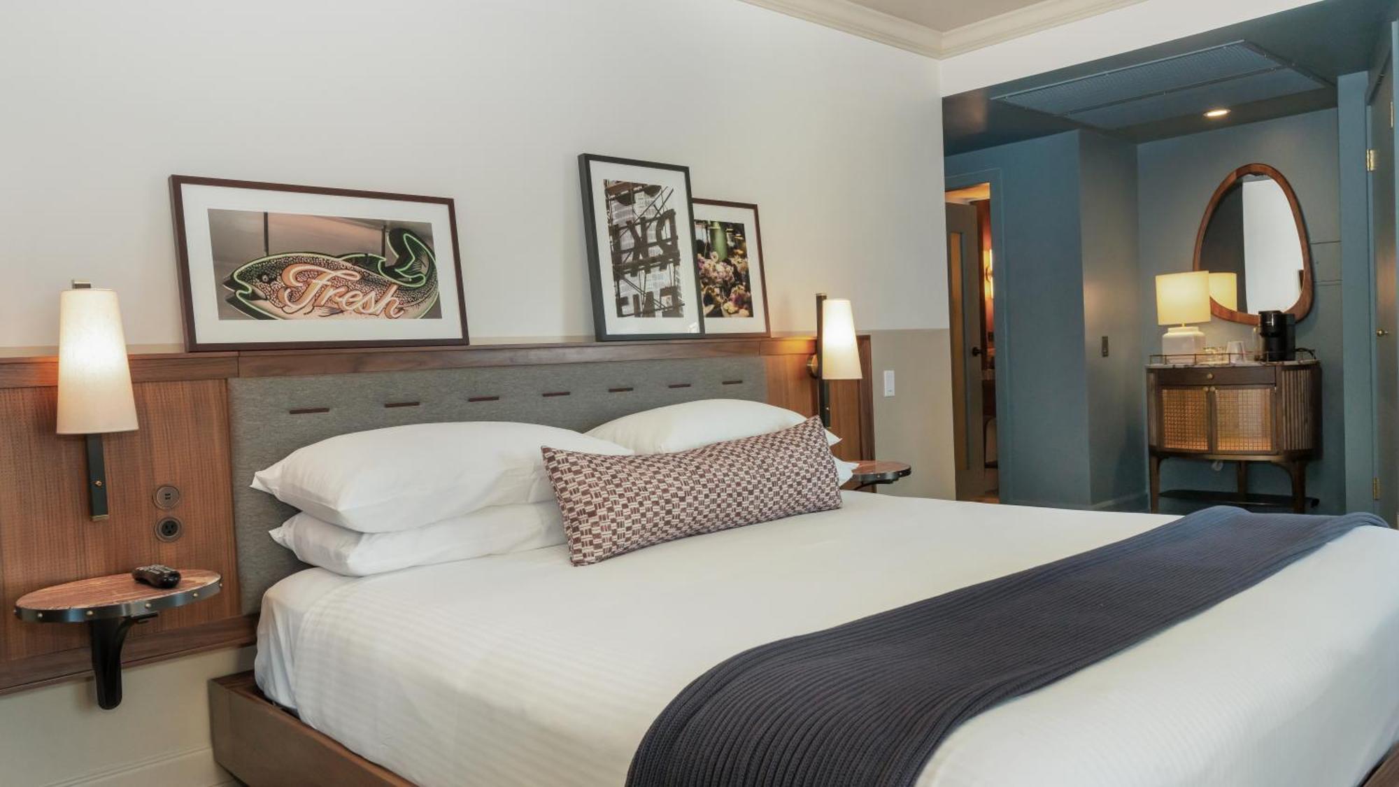 At The Market Hotel 4*