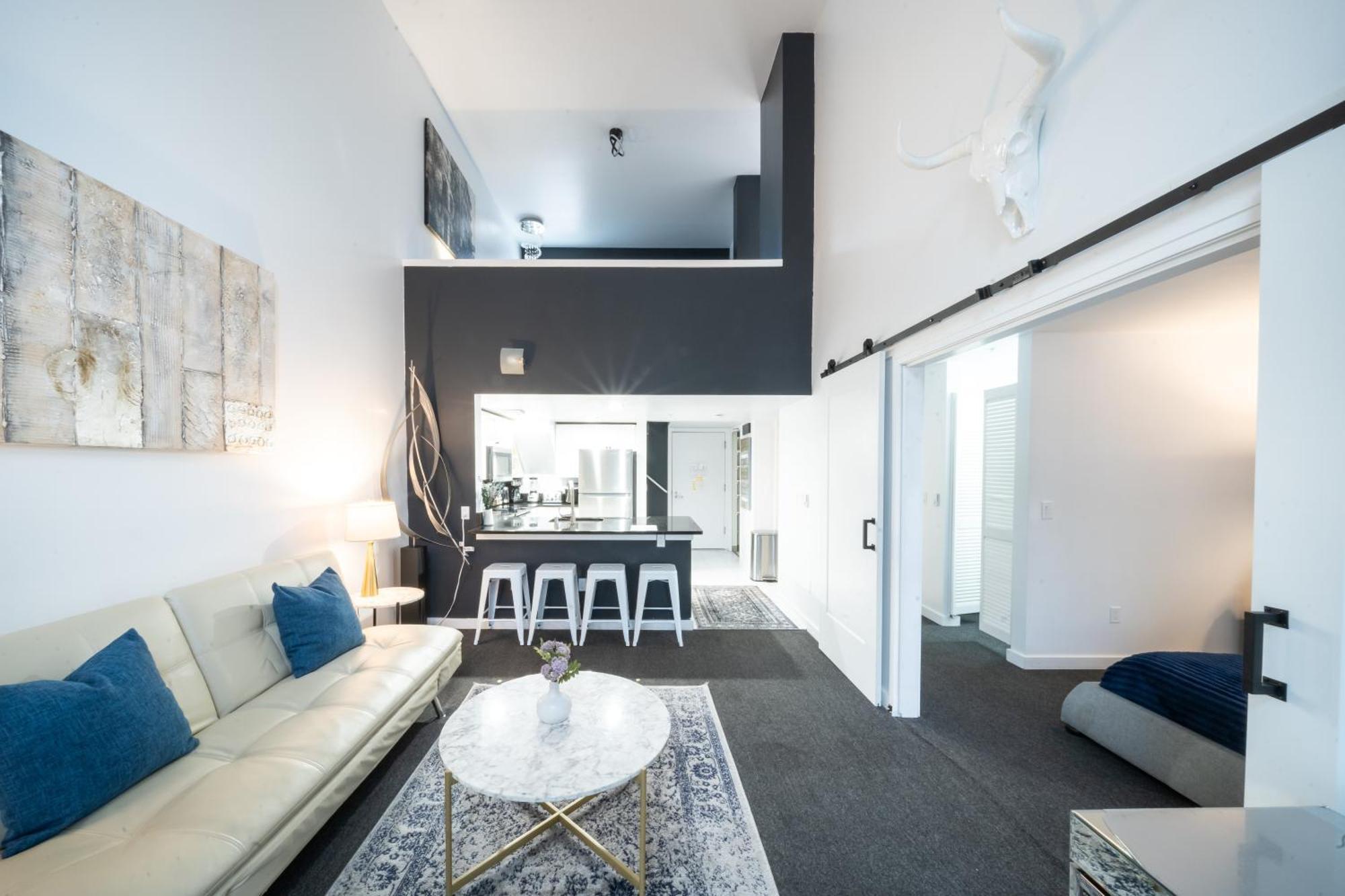 Apartment Space Needle Downtown Modern Story Penthouse Seattle