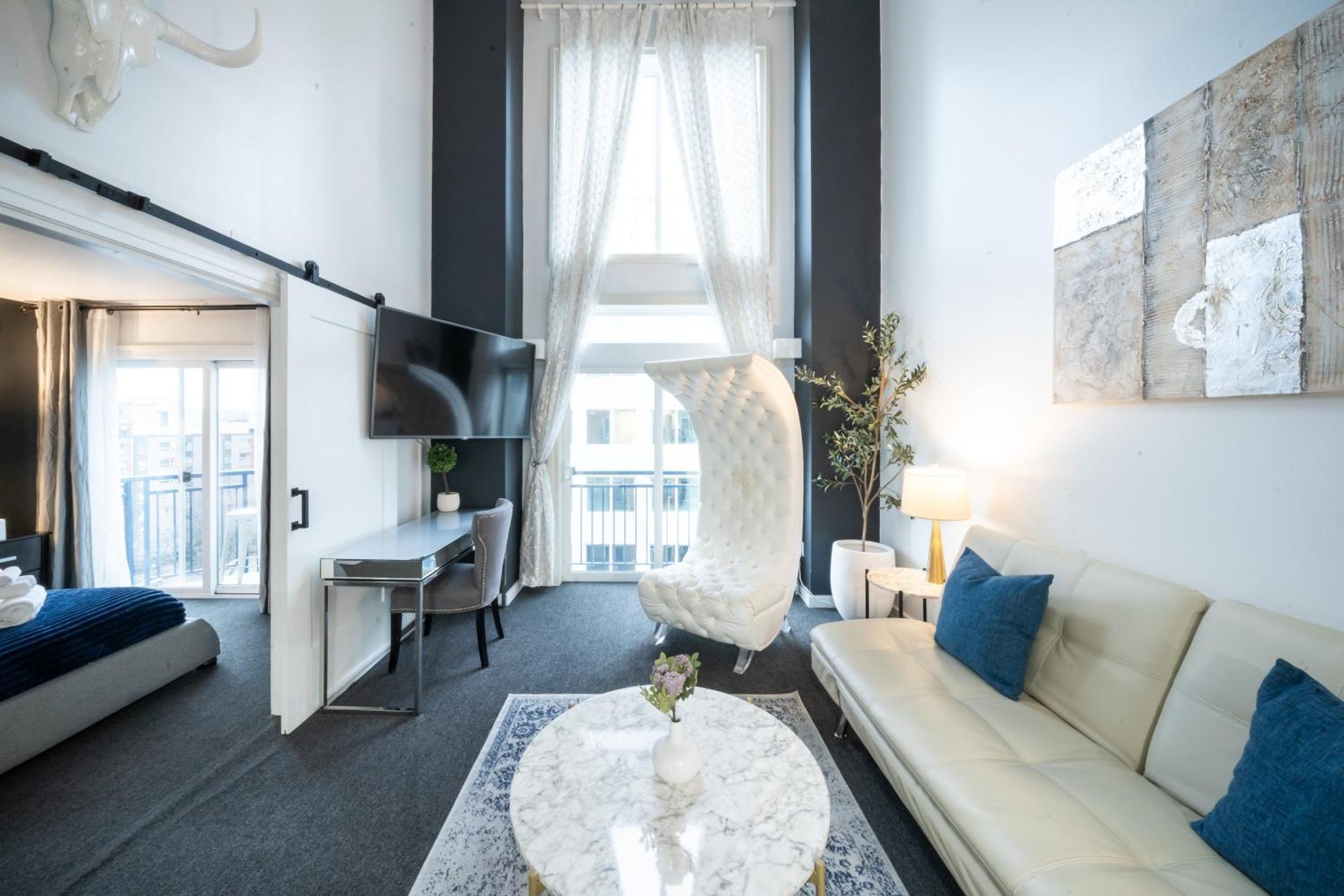 Space Needle Downtown Modern Story Penthouse Seattle