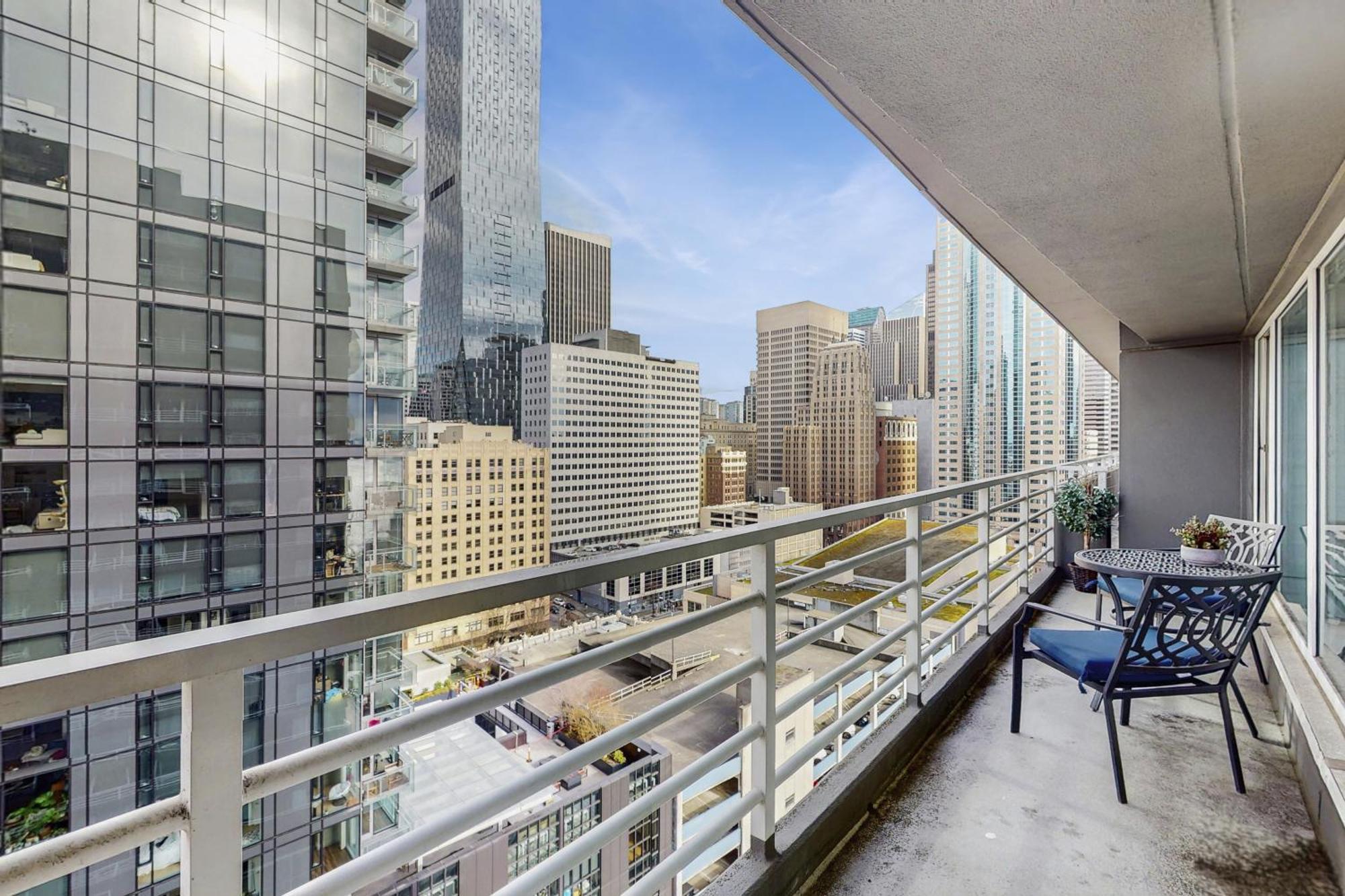 Apartment Newmark Tower *