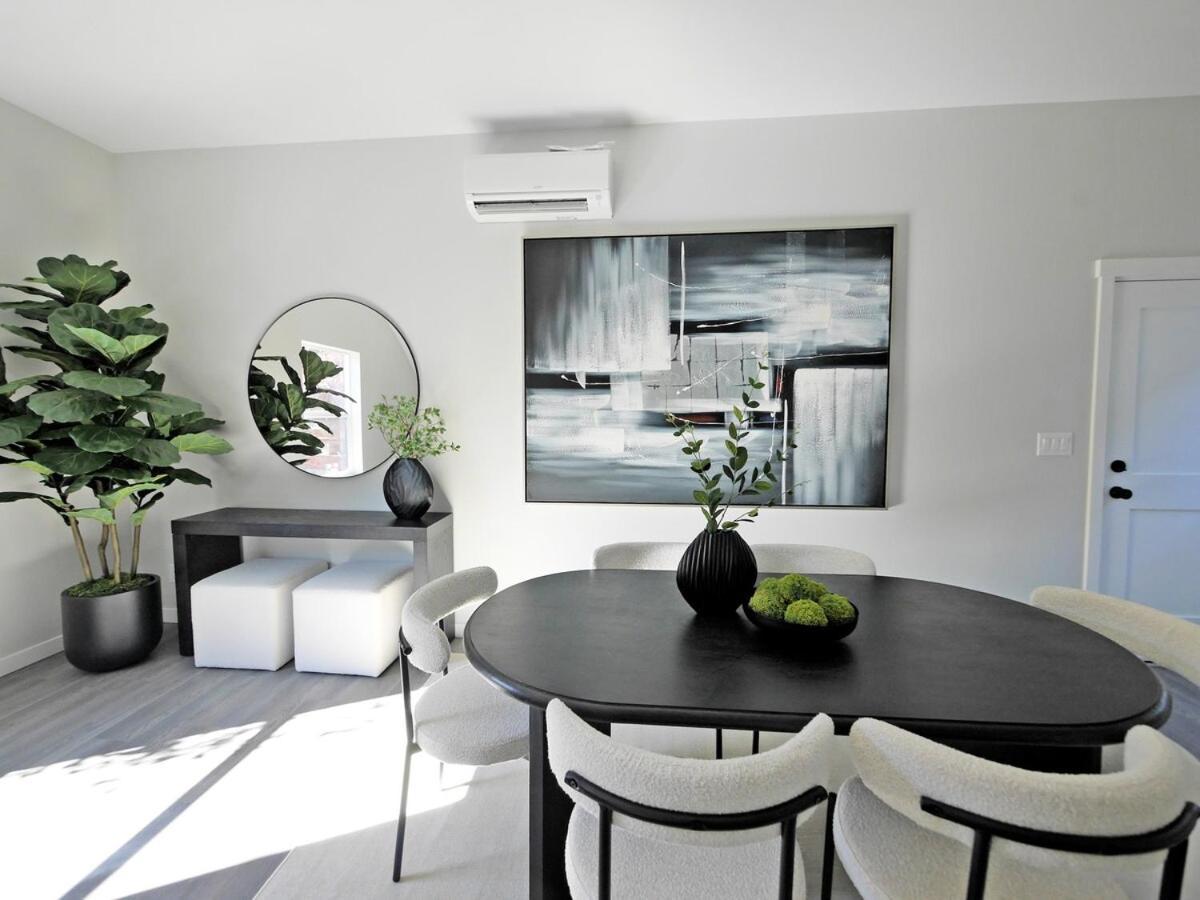 Holiday home Brand New Modern With Rooftop Terrace