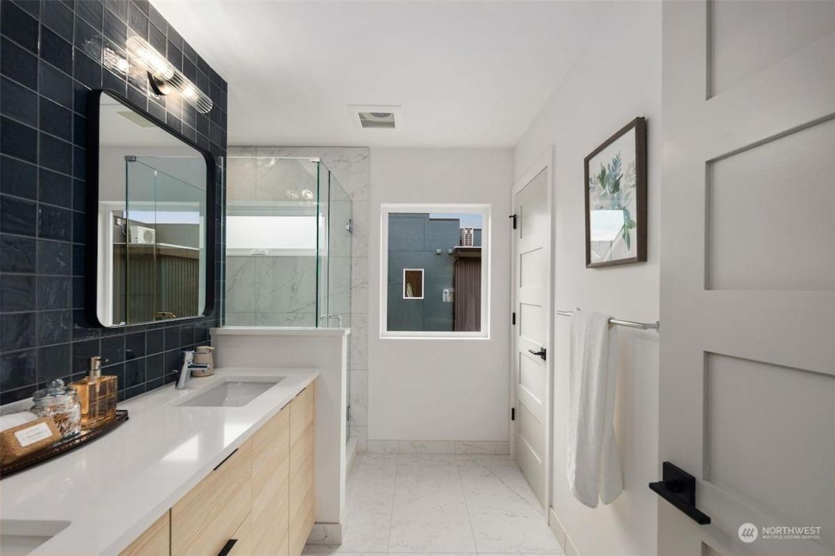 Alki Front Townhome * Seattle