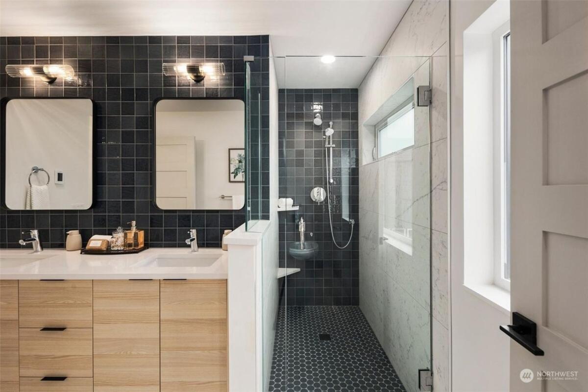 Alki Front Townhome Holiday home *