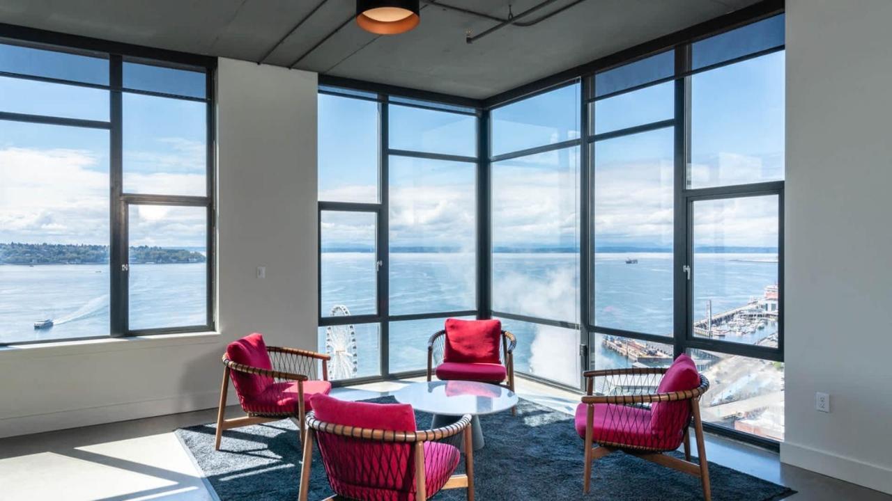 Apartment Luxury 1bedroom 1bath Ferris Wheel Water Views