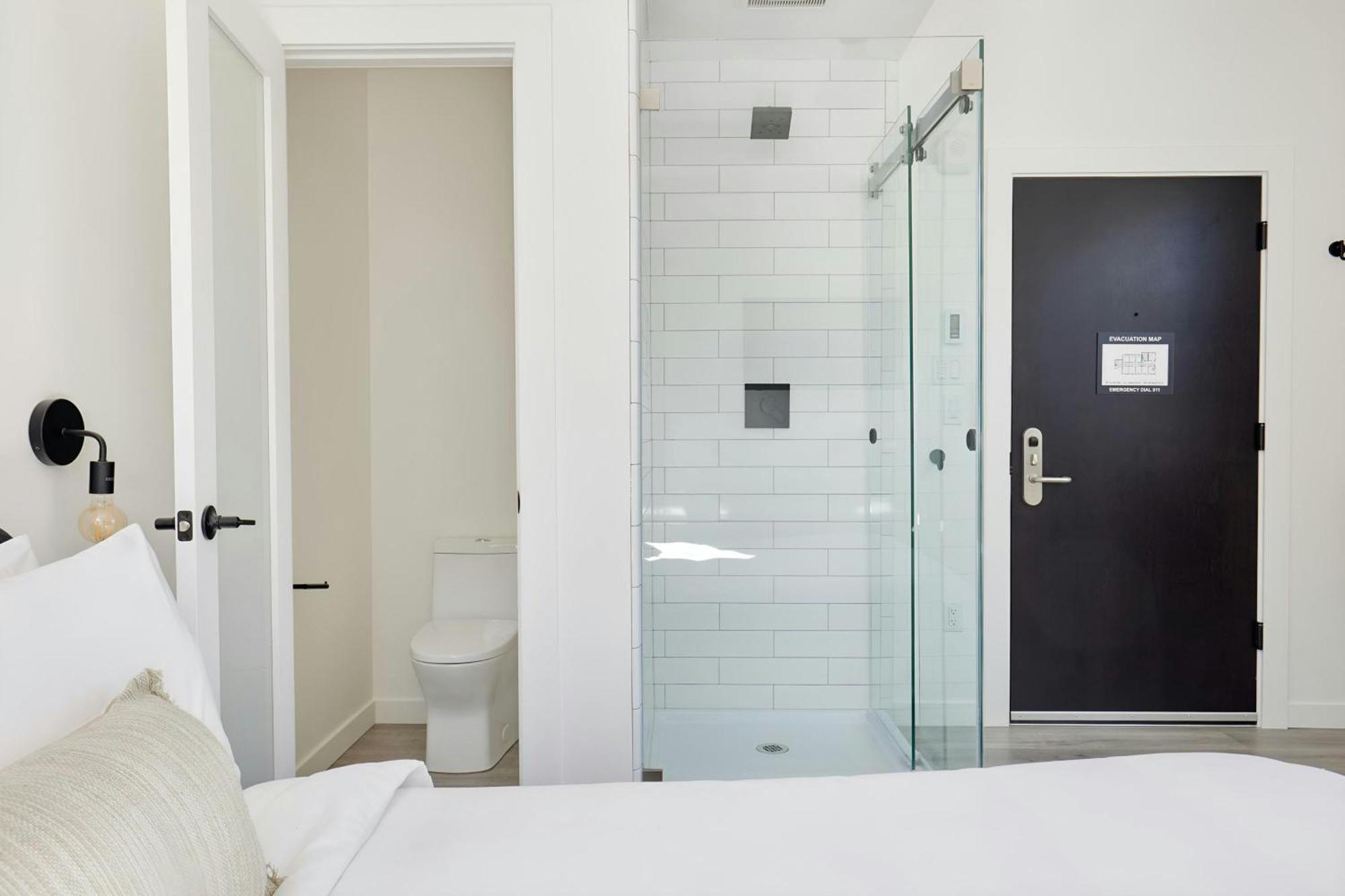 The Boylston Capitol Hill, Sonder 3*