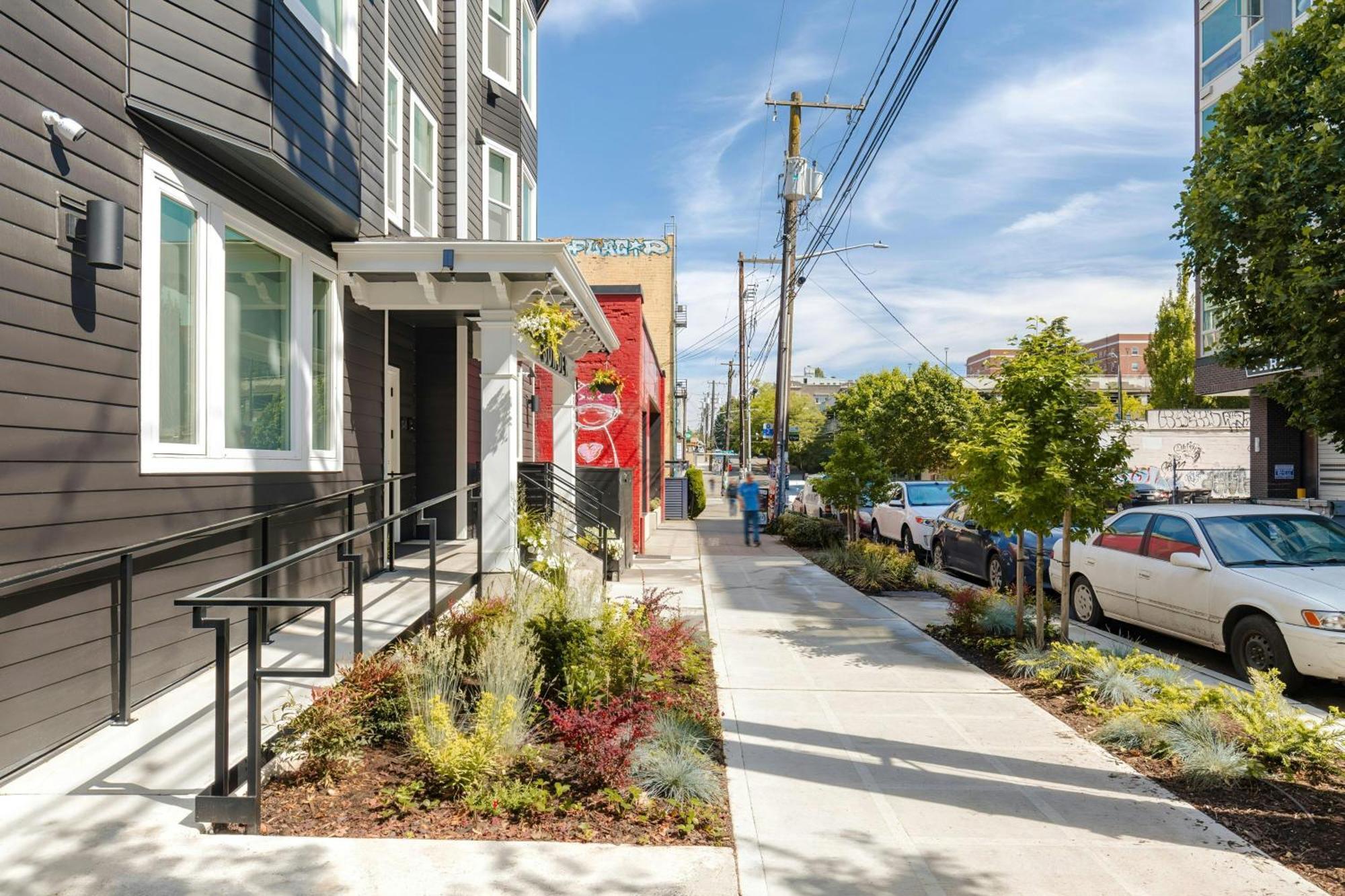 The Boylston Capitol Hill, Sonder 3*
