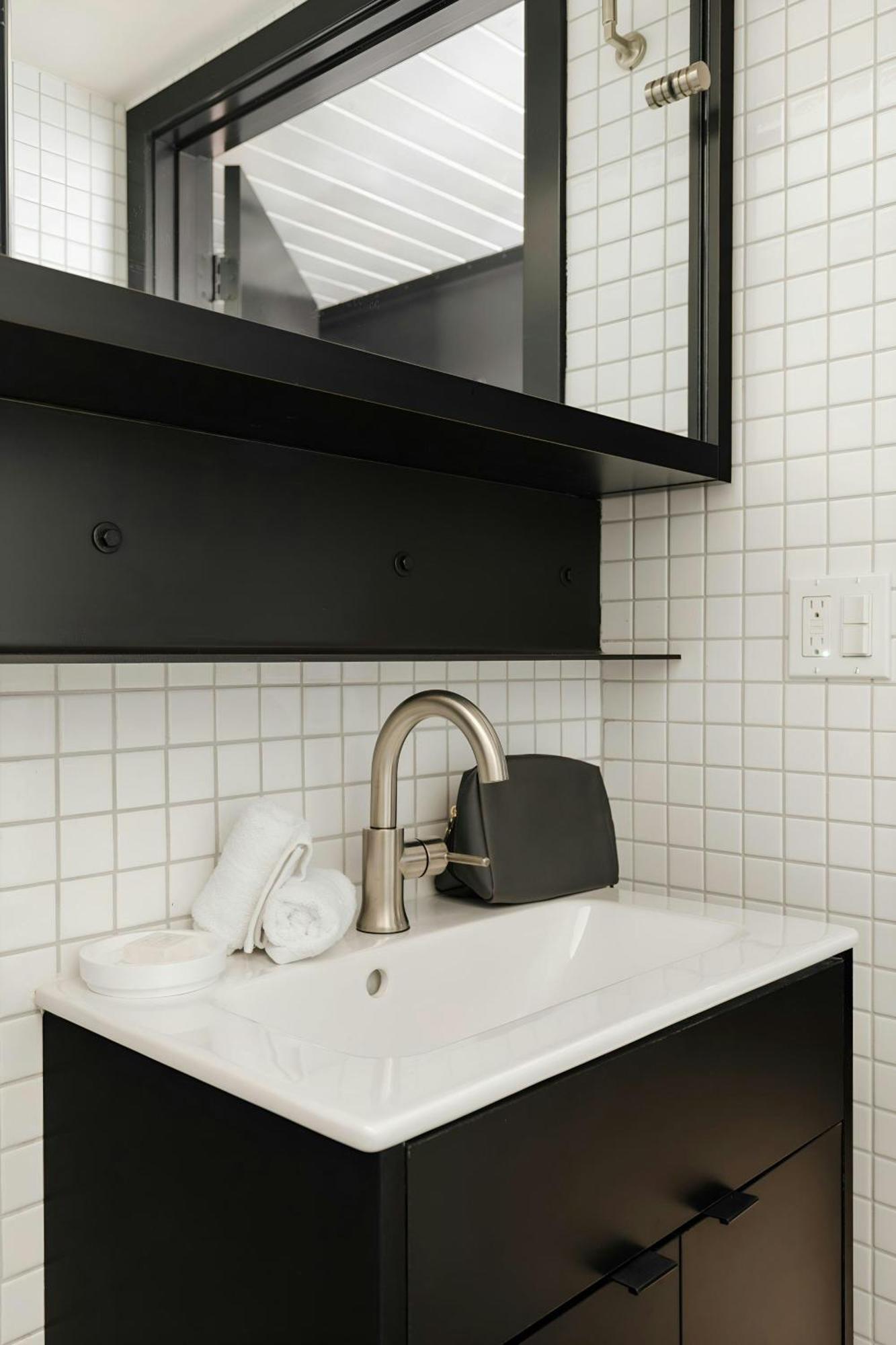 Hotel Sonder By Marriott Bonvoy Railspur Apartments Pioneer Square